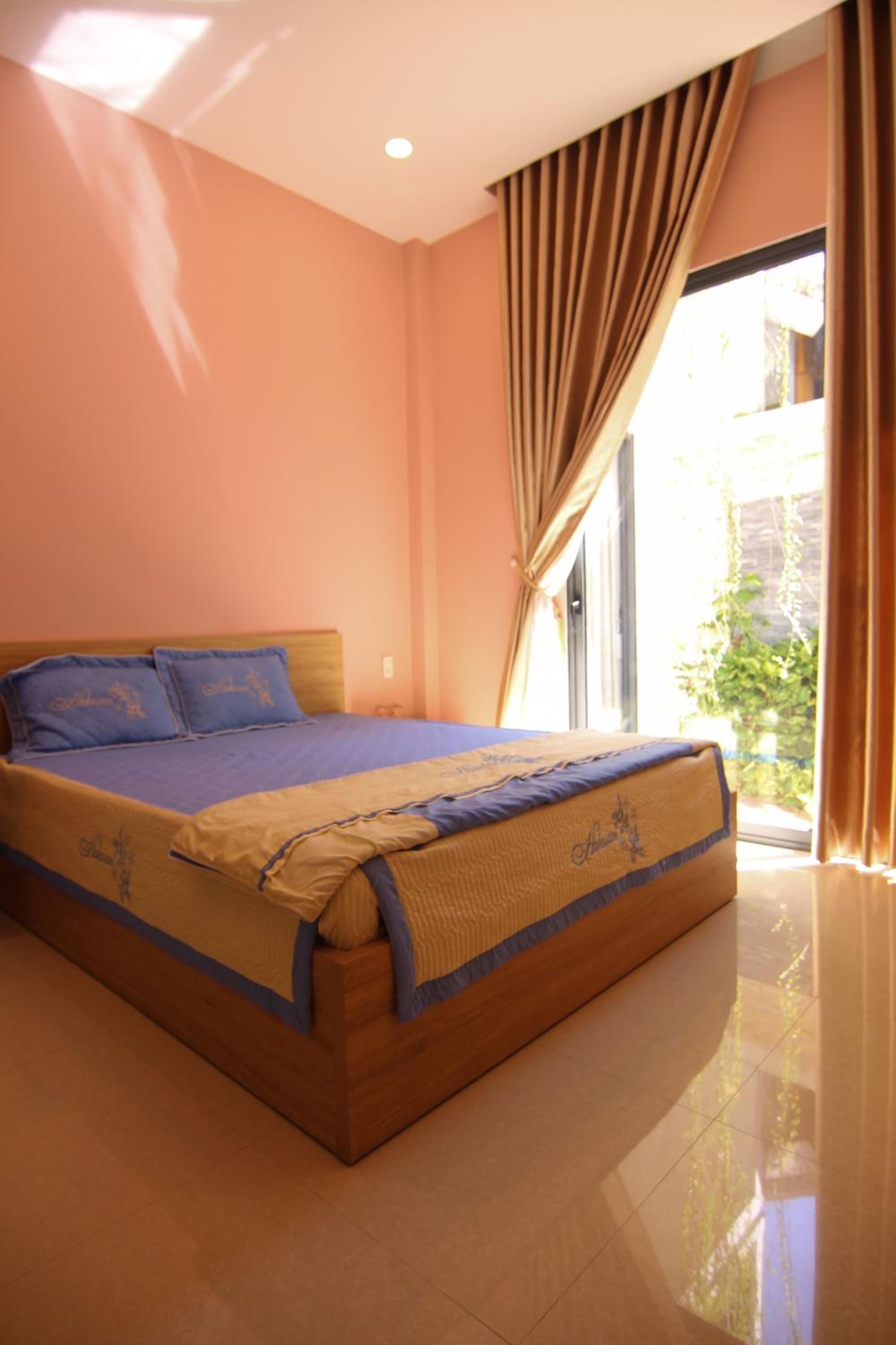 Double Room with Balcony - Photo 10