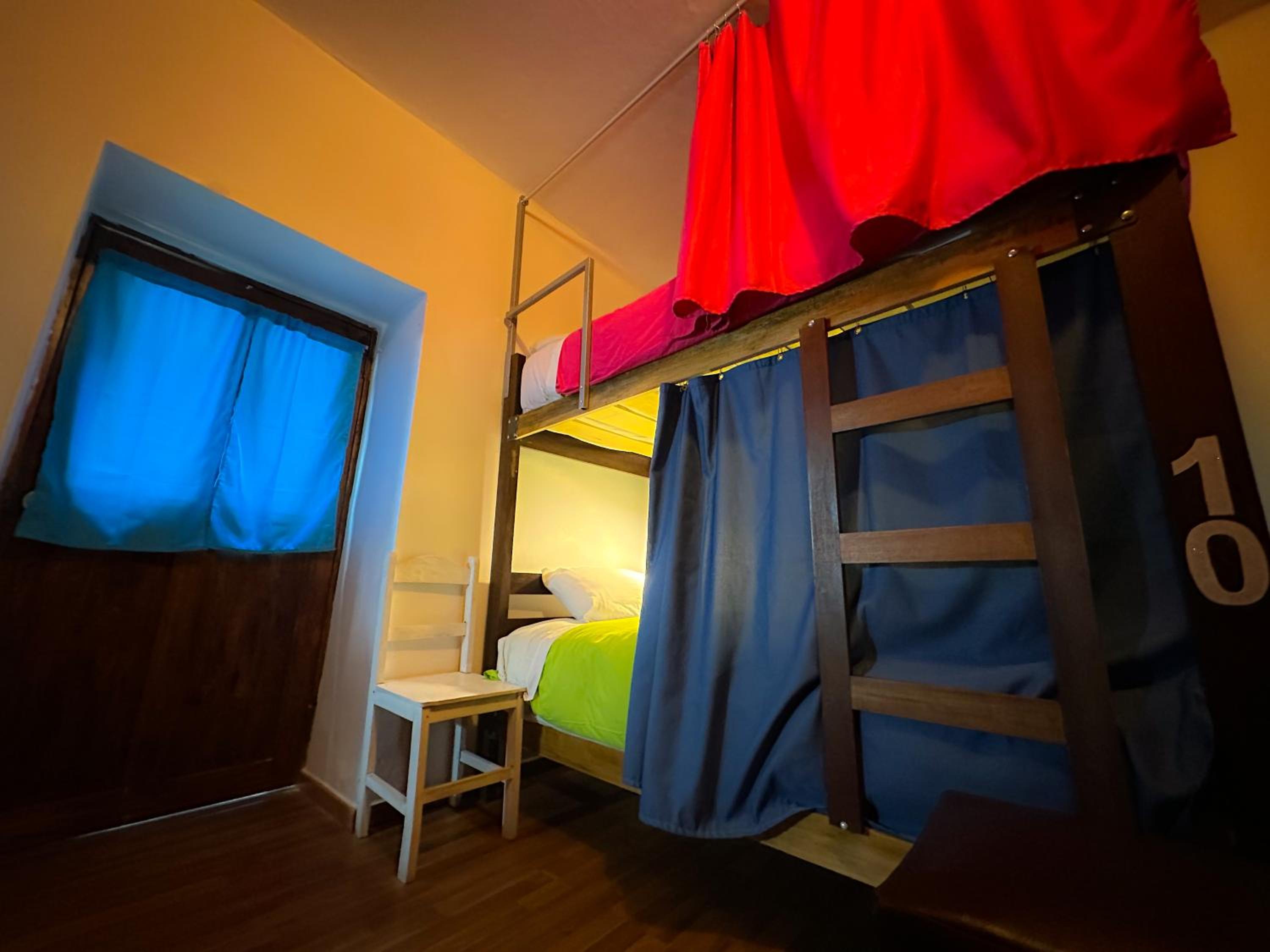Bed in 10-Bed Mixed Dormitory Room photo 3