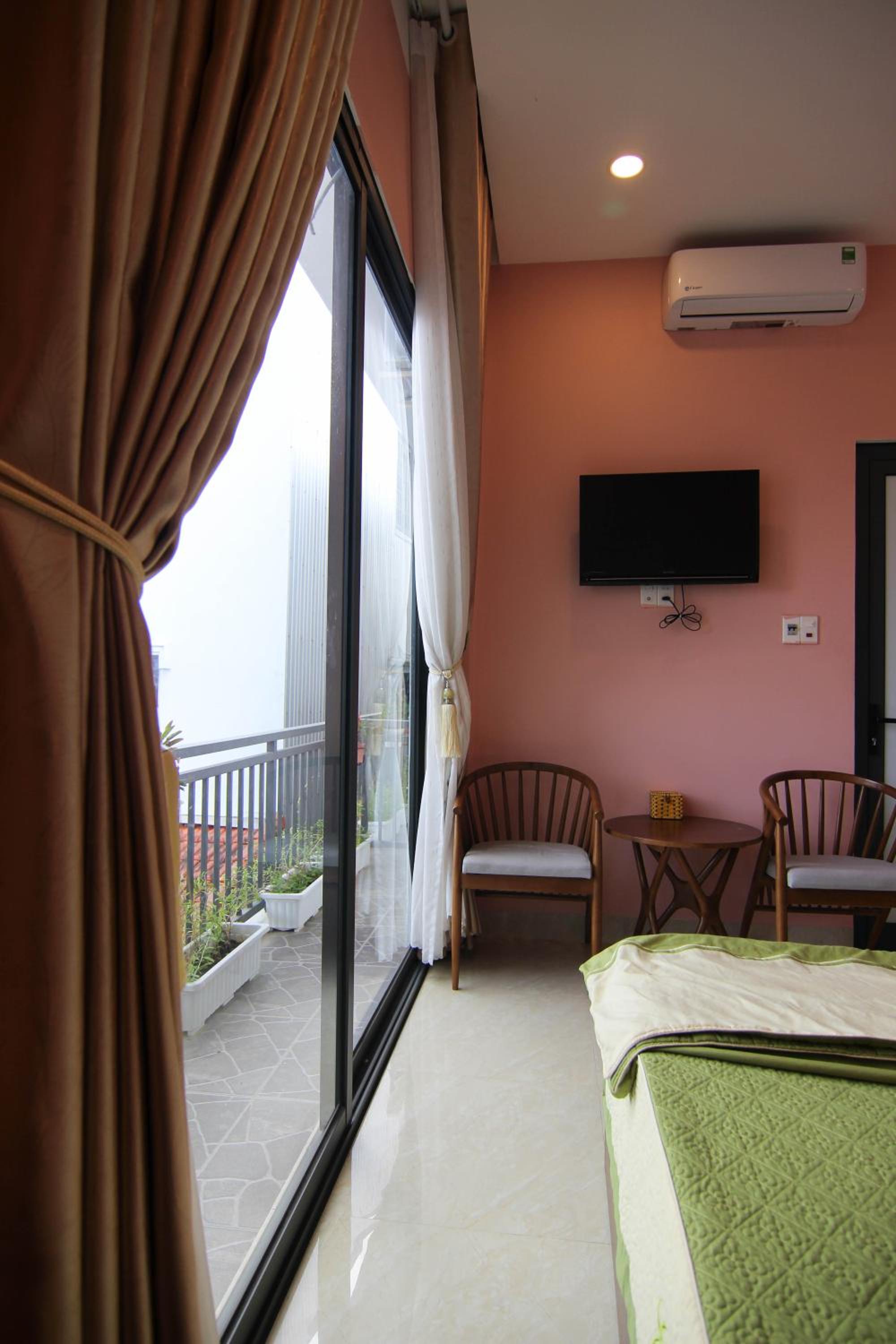 Double Room with Balcony - Photo 14