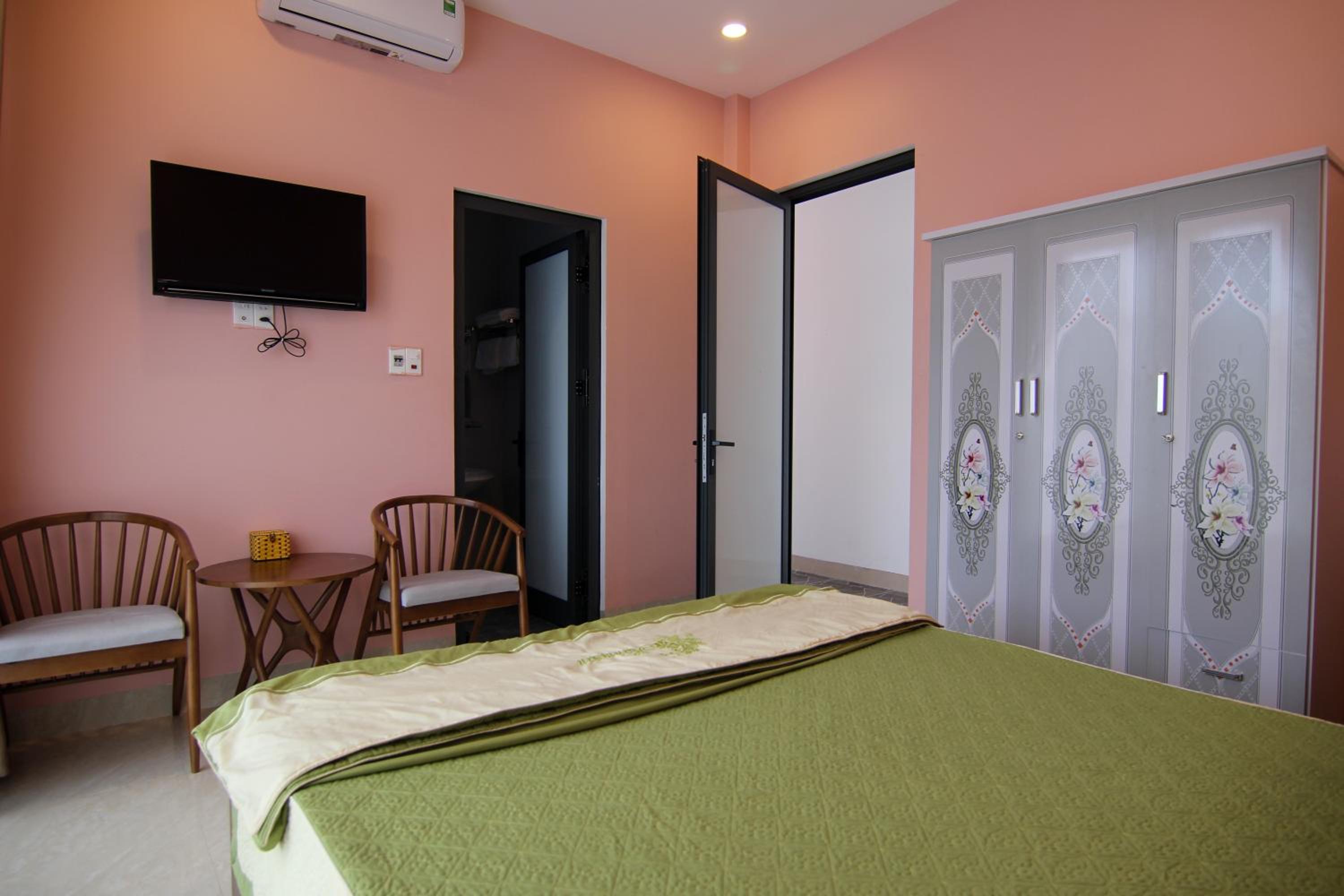 Double Room with Balcony - Photo 26
