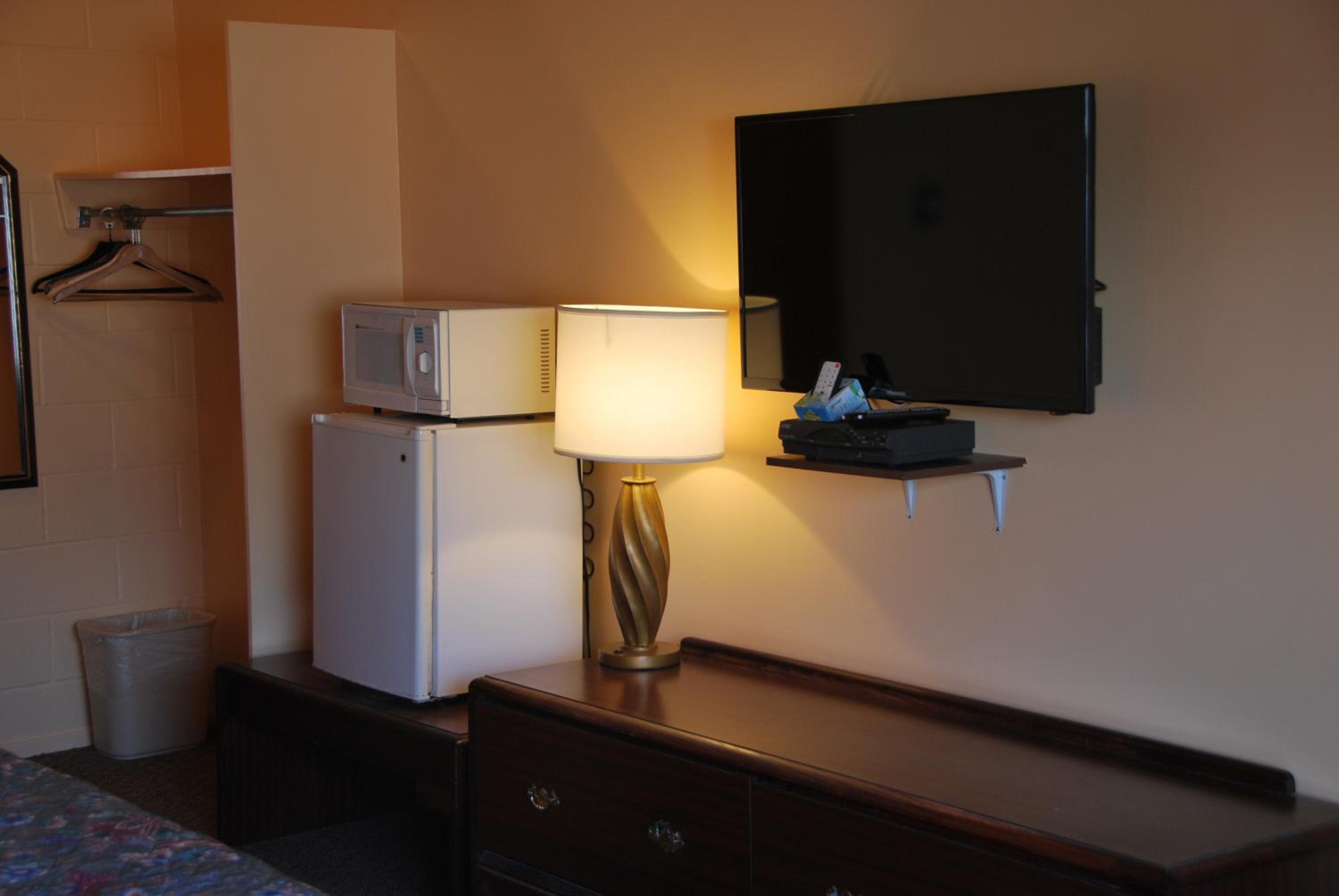 King Room - Non-Smoking photo 2