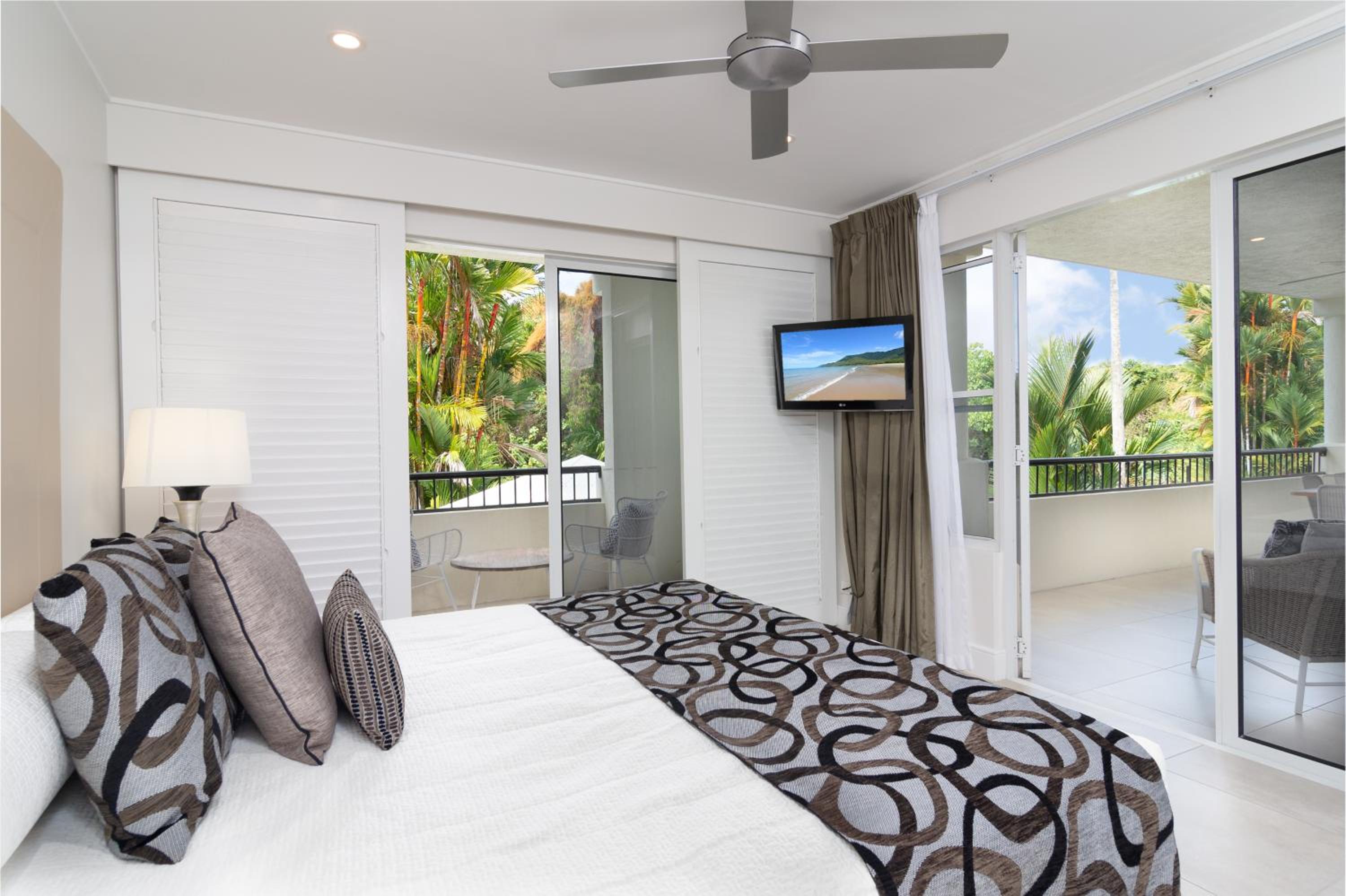 Executive Two-Bedroom Apartment photo 2
