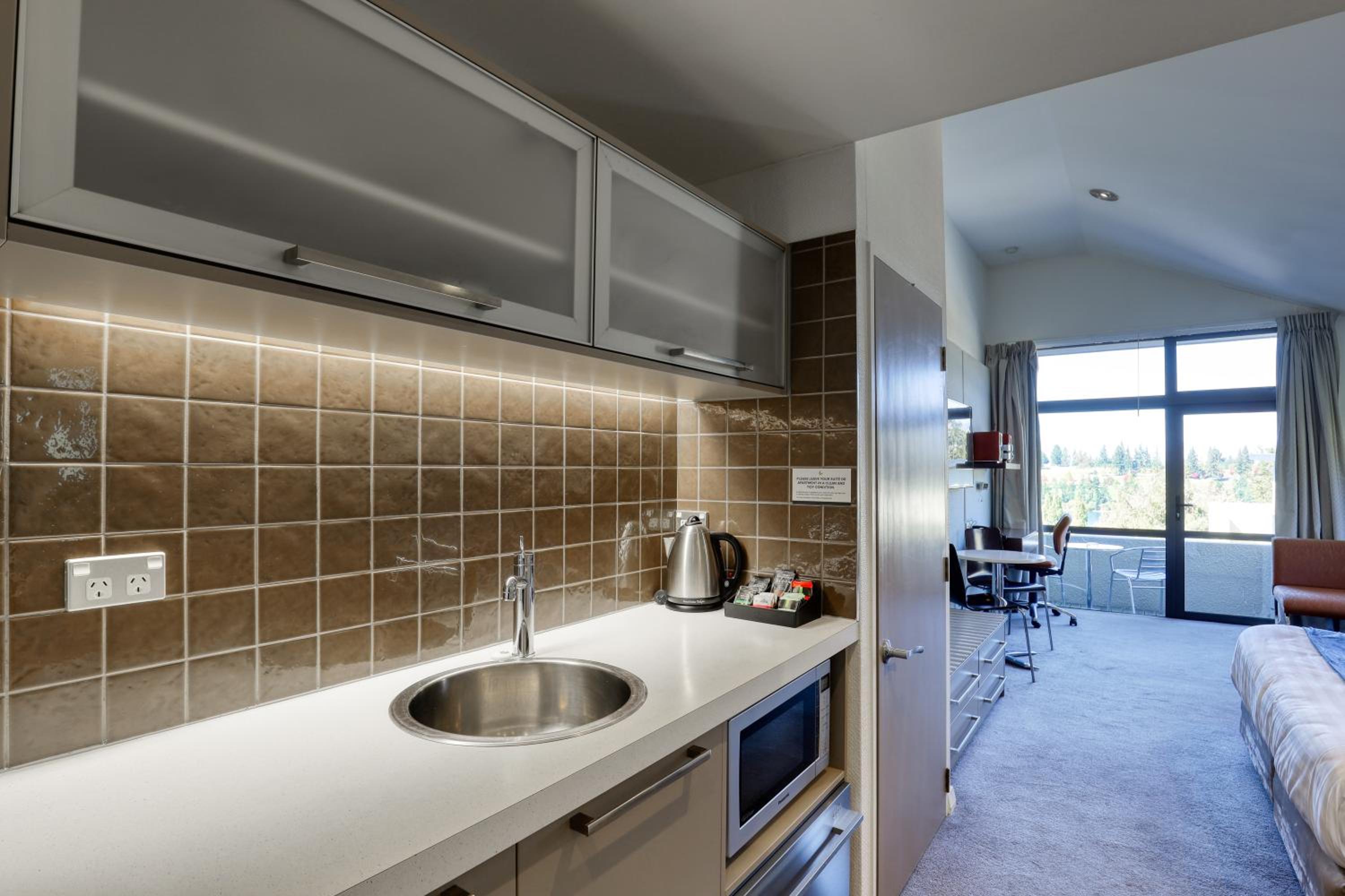 Studio Suite - Photo 14