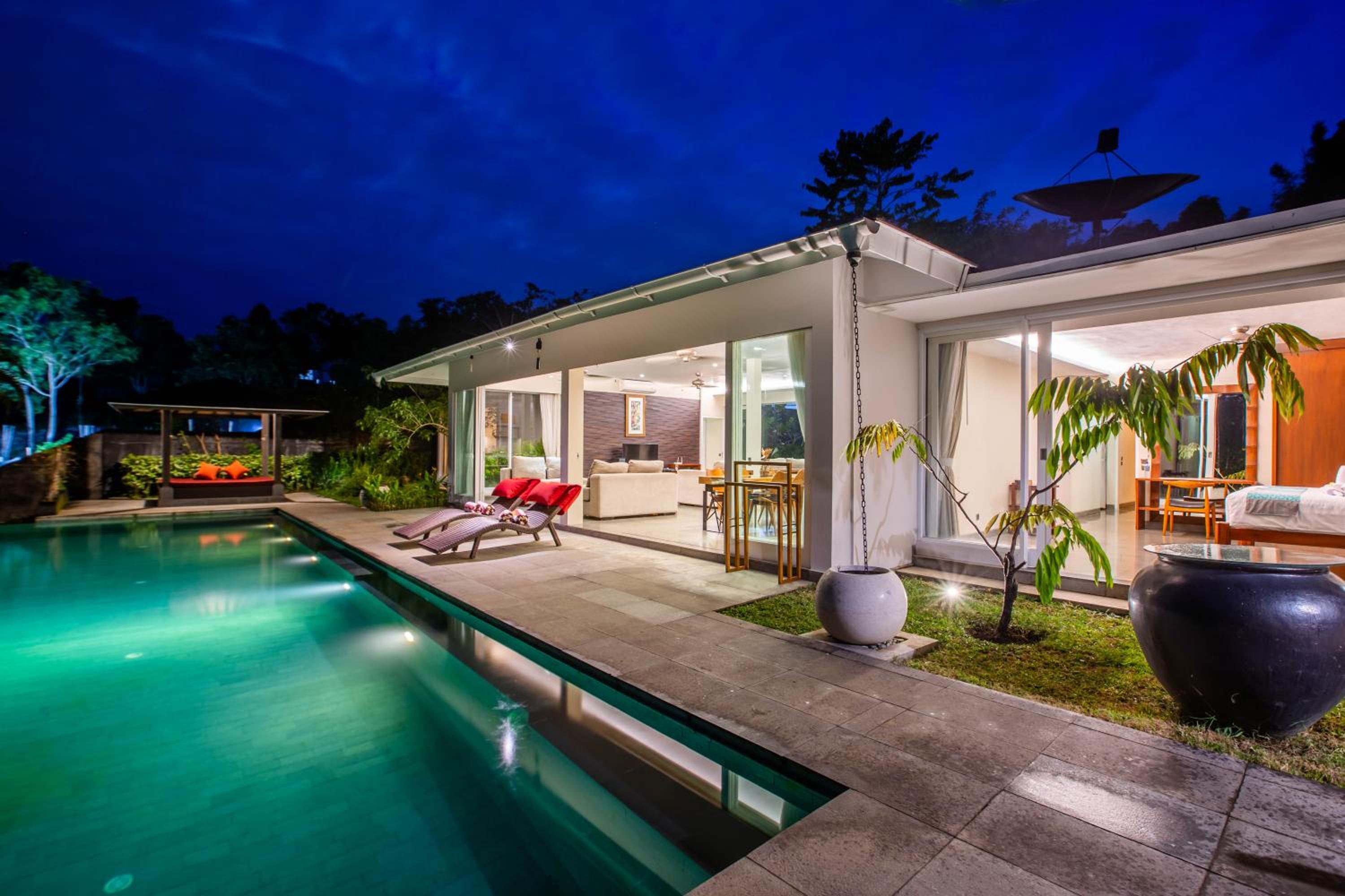Three-Bedroom Villa photo 2
