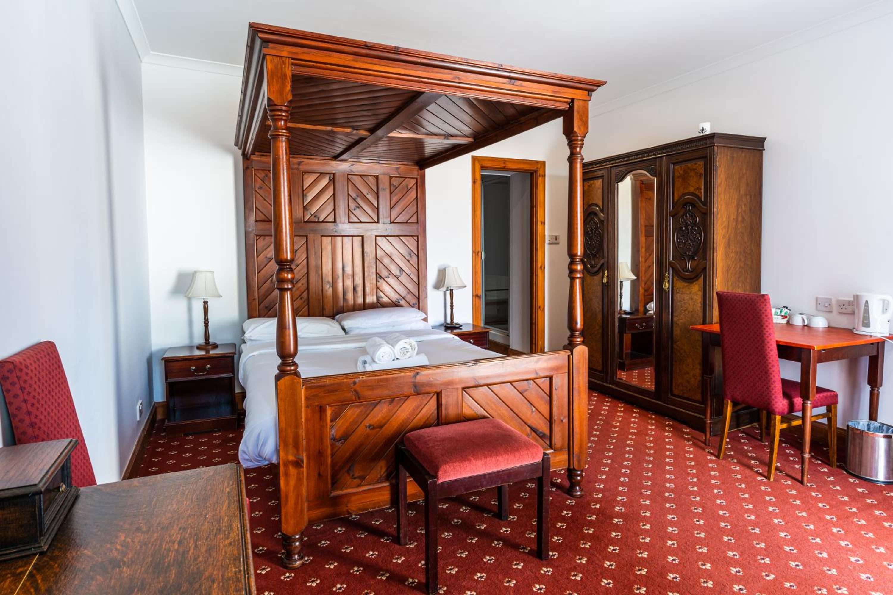 Four-Poster Room - Photo 1