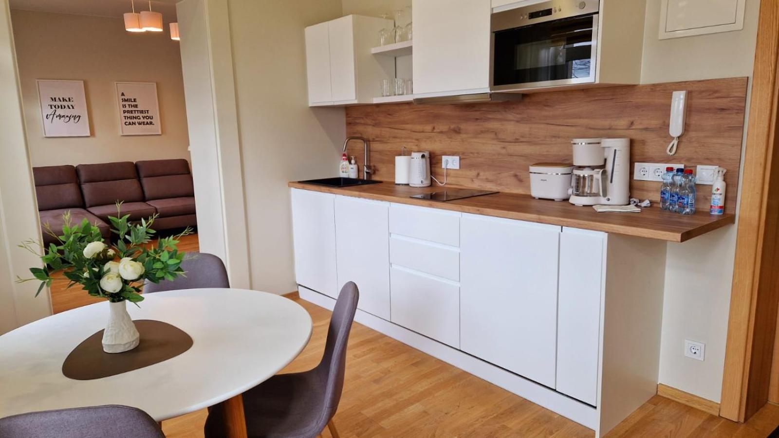 One-Bedroom Apartment - Photo 2
