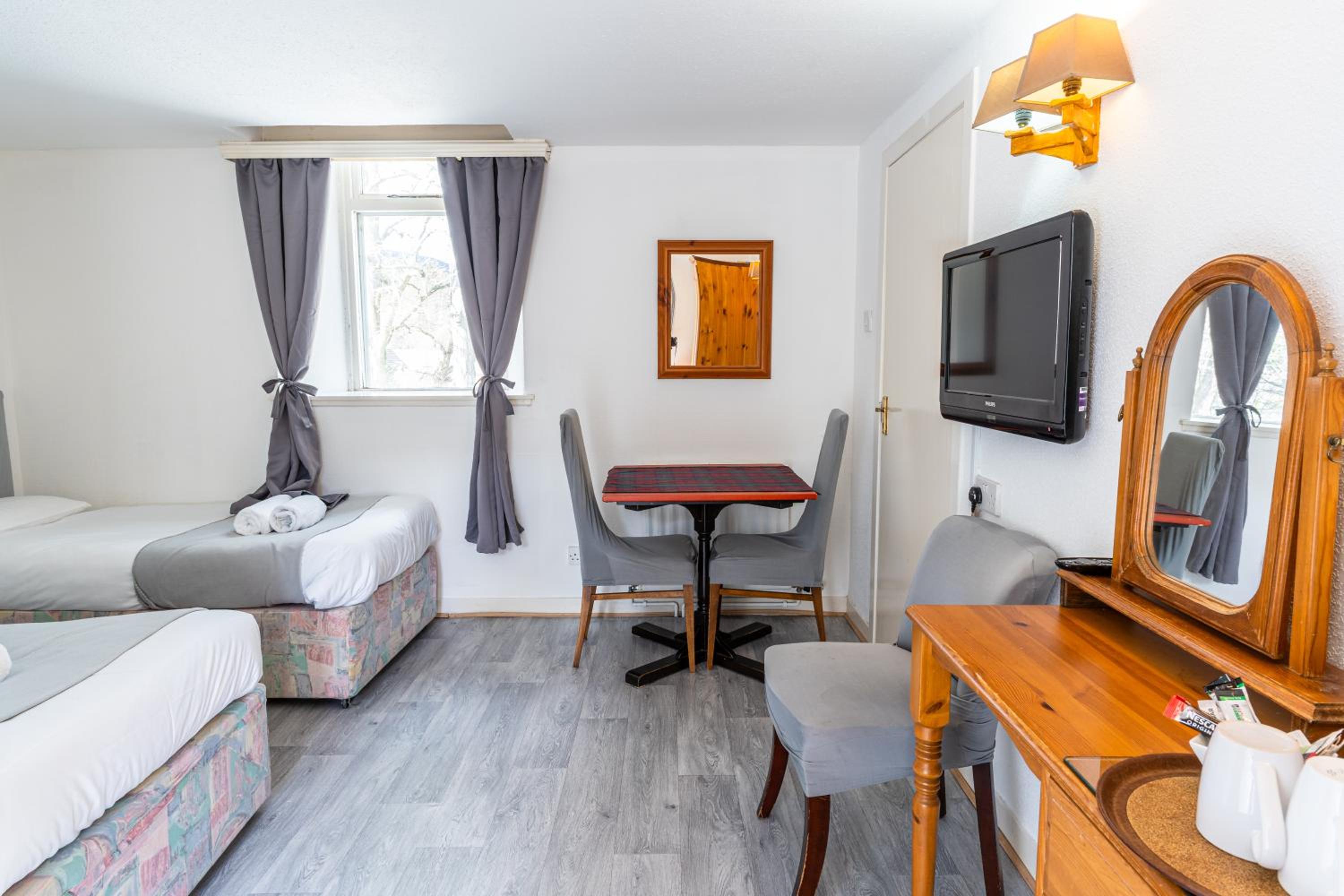 Standard Twin Room - Photo 5
