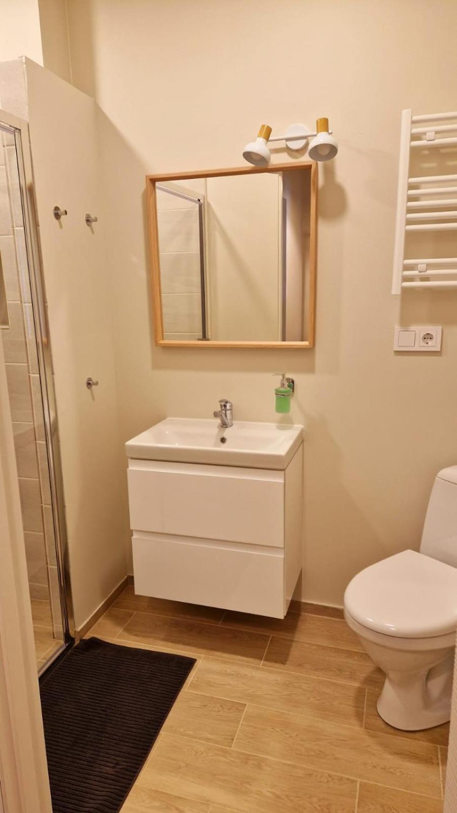 One-Bedroom Apartment - Photo 3