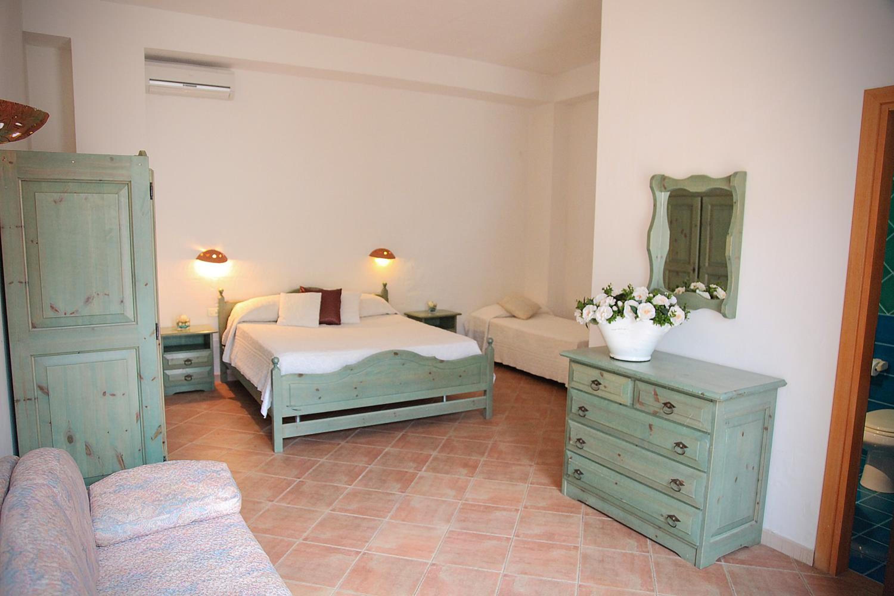 Quadruple Room - Photo 3