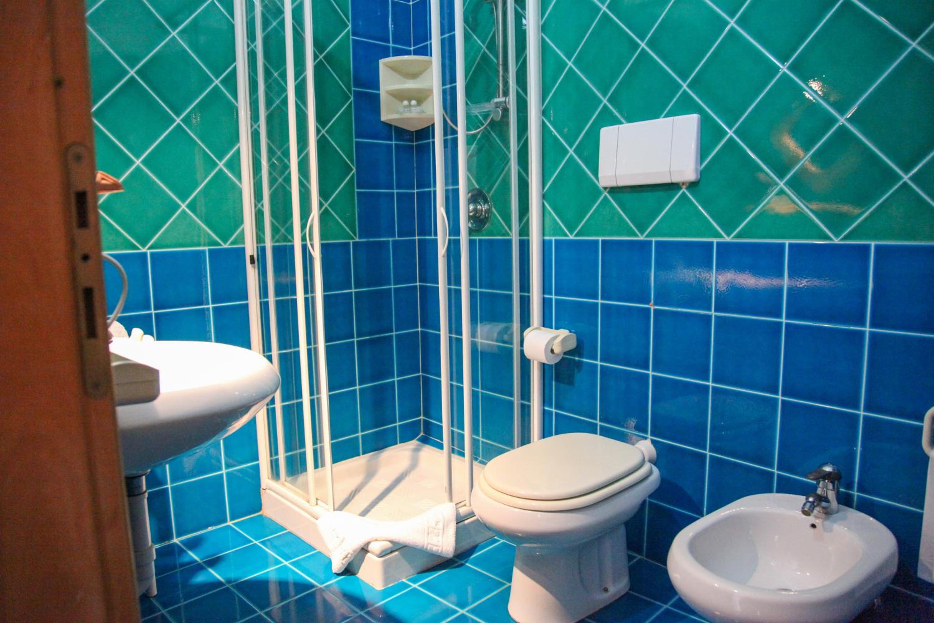 Single Room - Photo 4