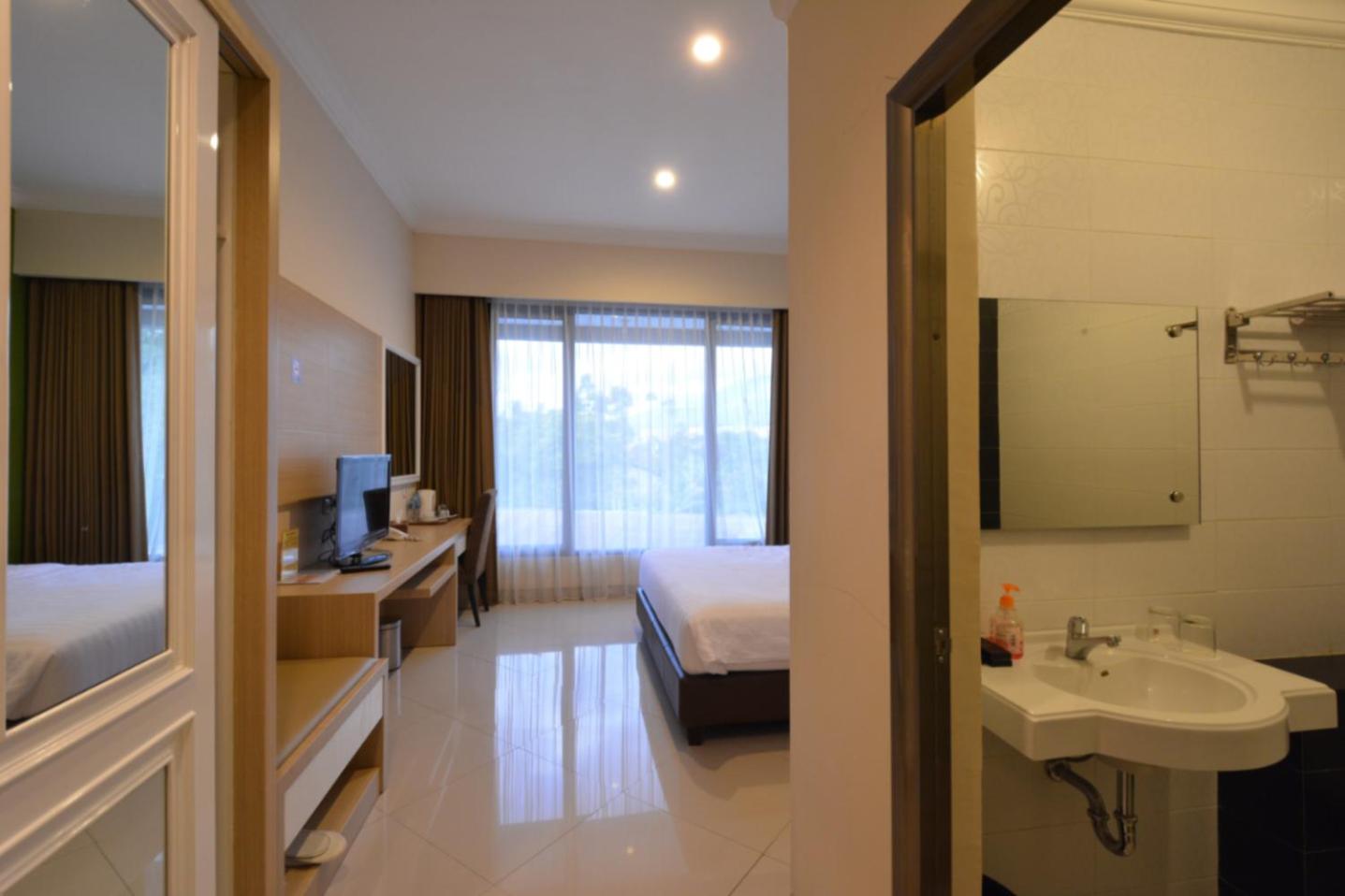 Standard Double or Twin Room photo 2