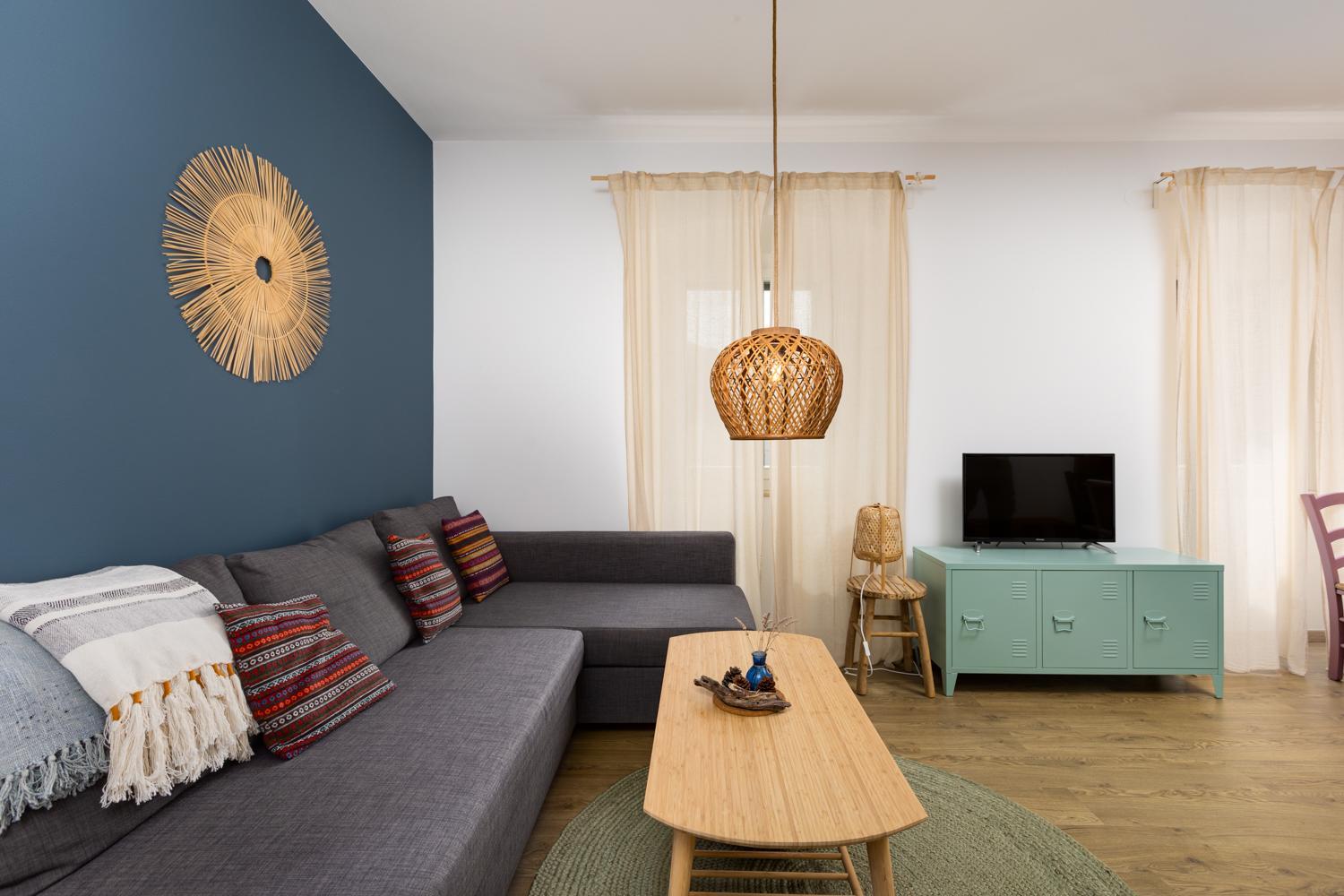 One-Bedroom Apartment - Photo 6