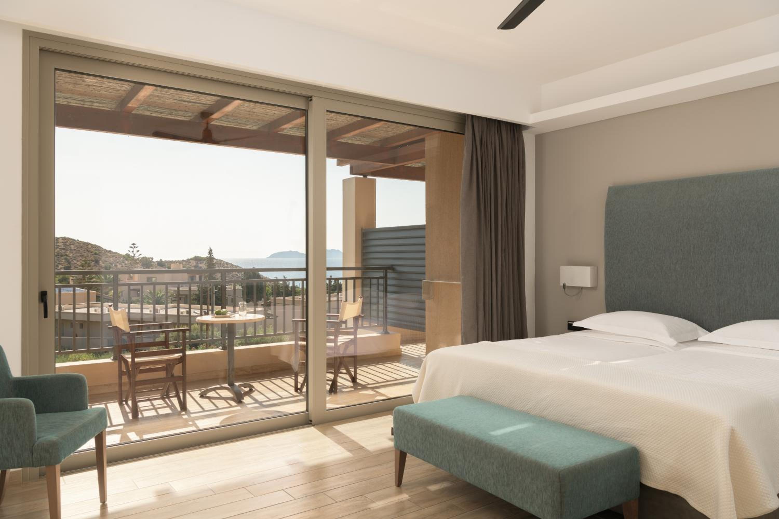 Junior Suite Sea View thumbnail 5