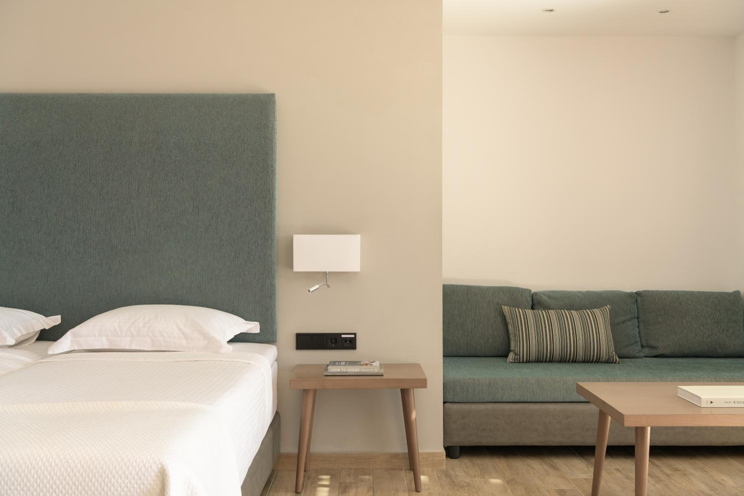 Junior Suite Sea View thumbnail 6