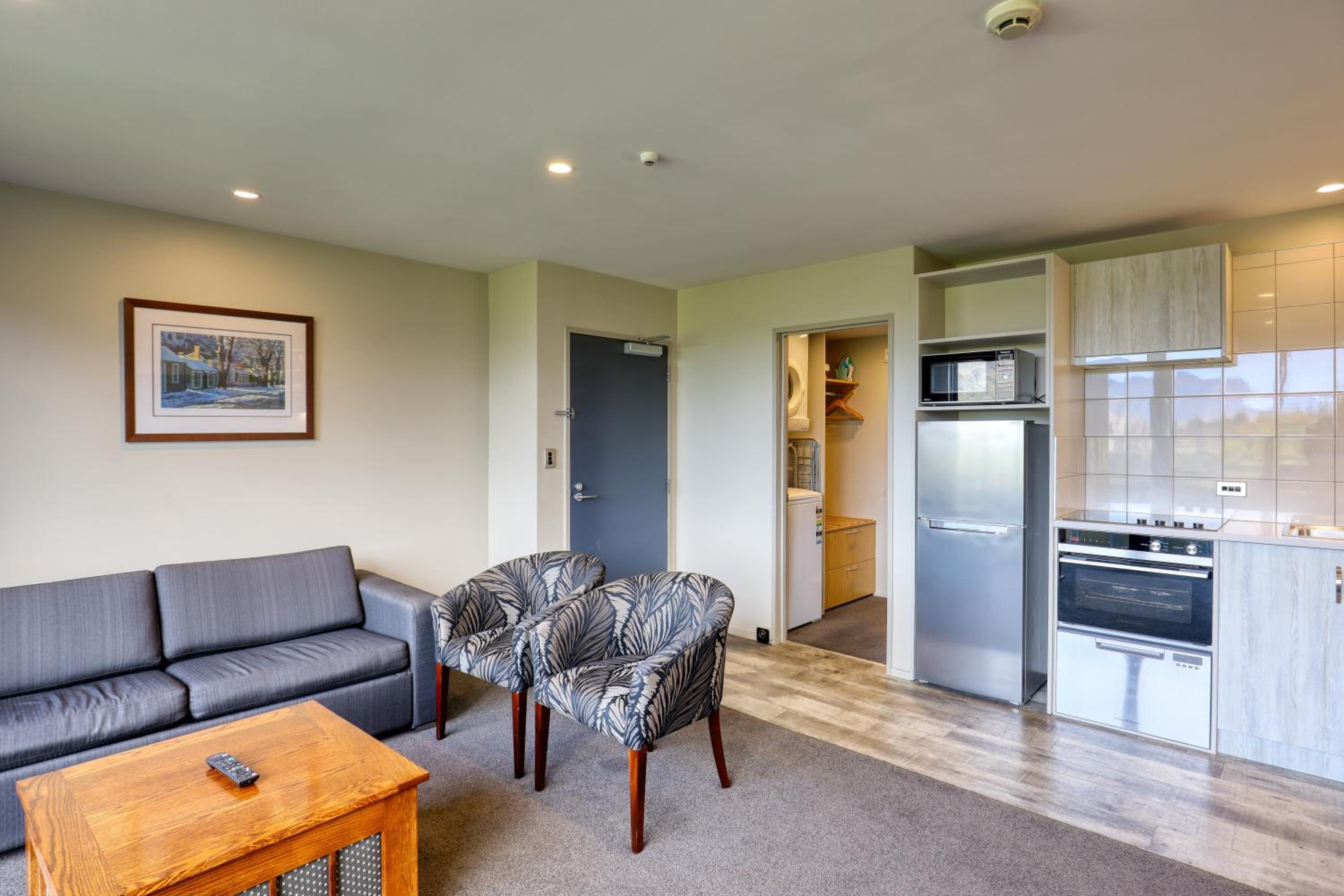 One-Bedroom Apartment with Balcony - Photo 5