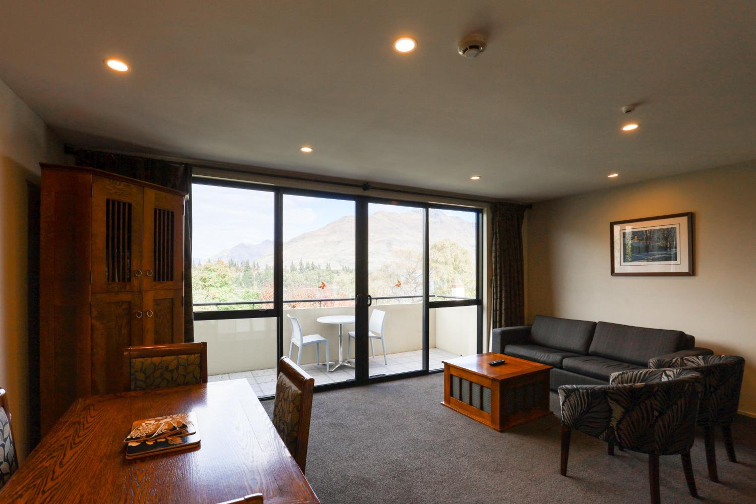One-Bedroom Apartment with Balcony - Photo 2