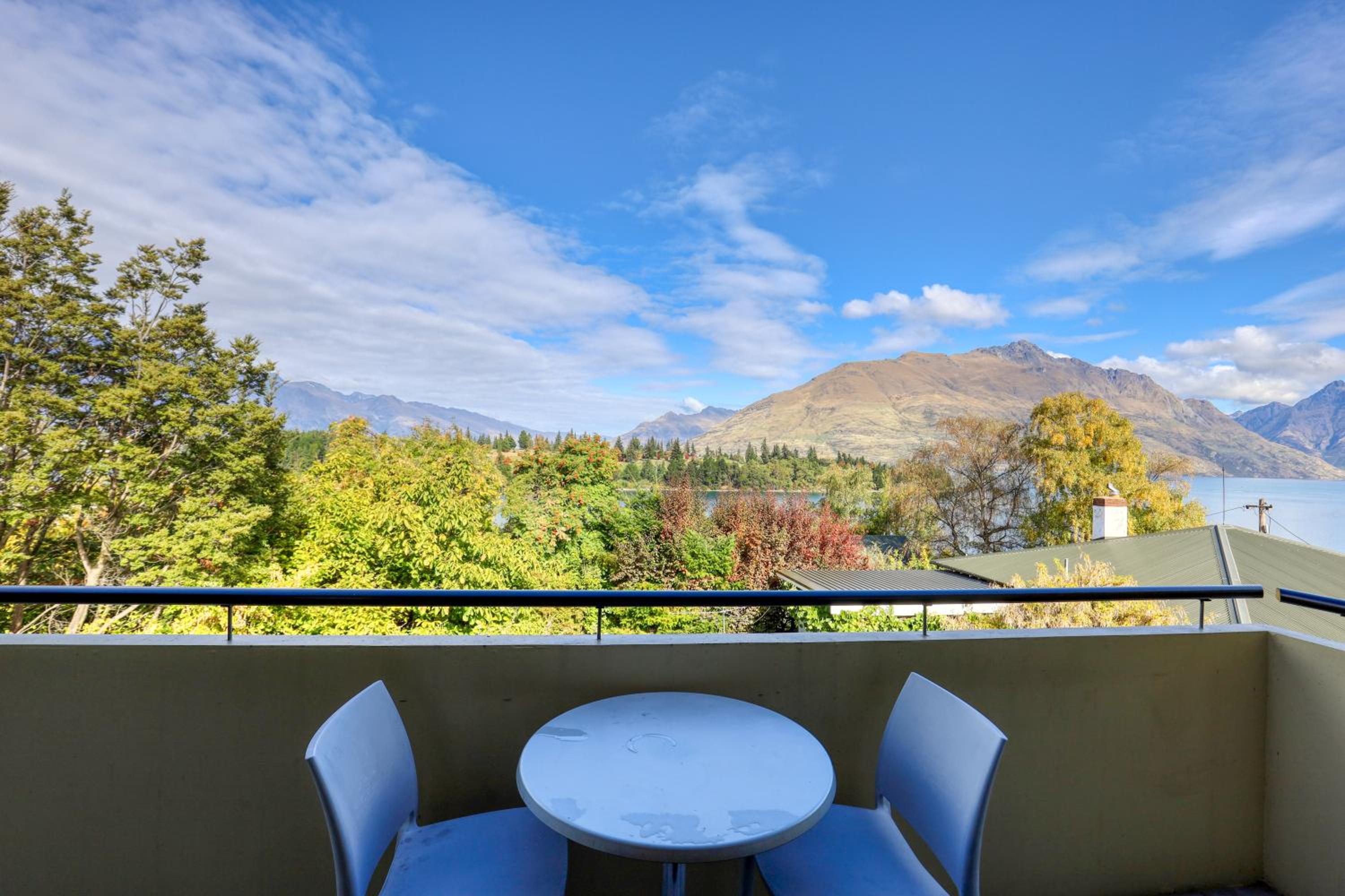 One-Bedroom Apartment with Balcony - Photo 7