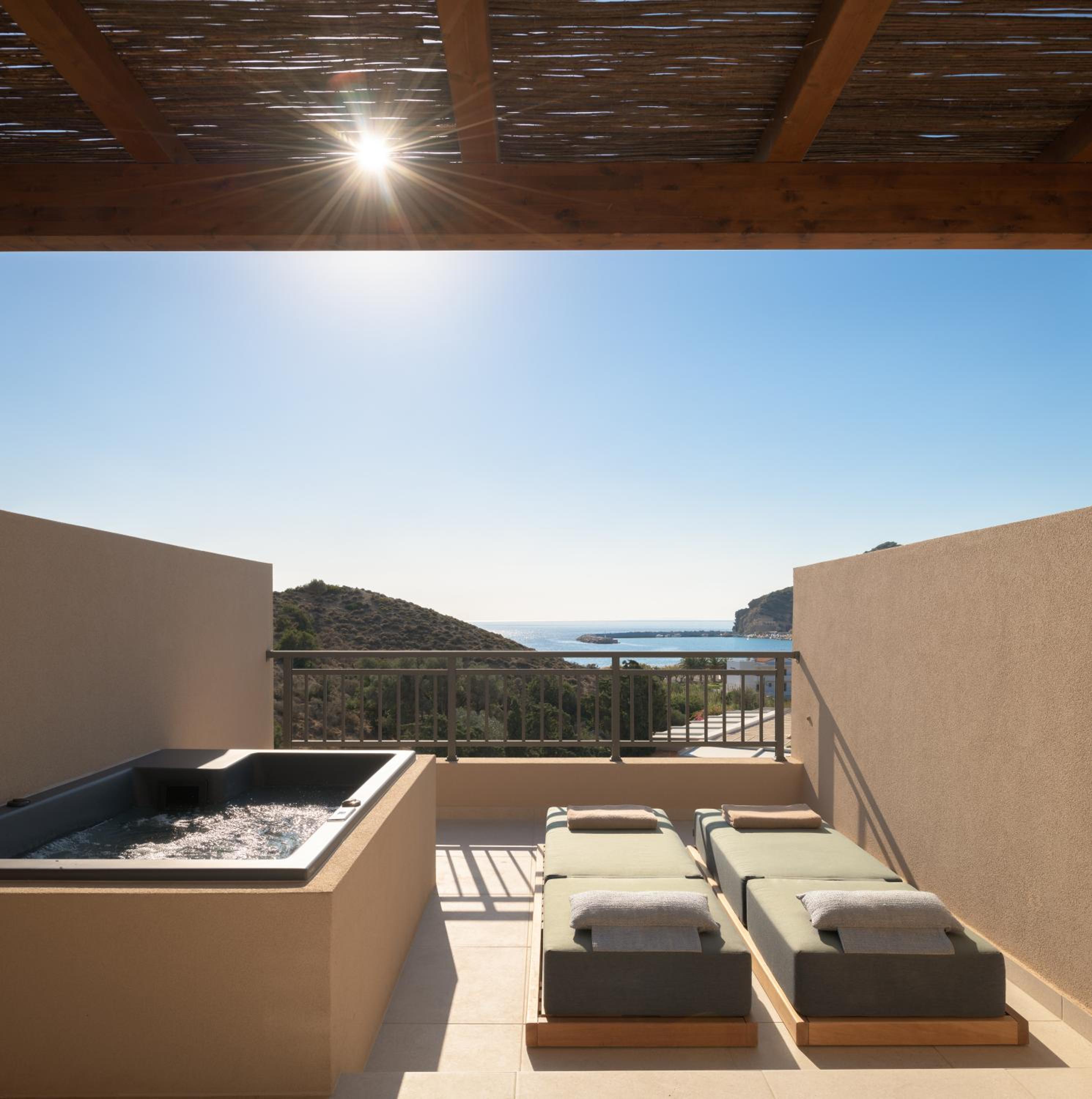 Superior Panoramic Sea view with Hot Tub (min. Age 8 Years Old)