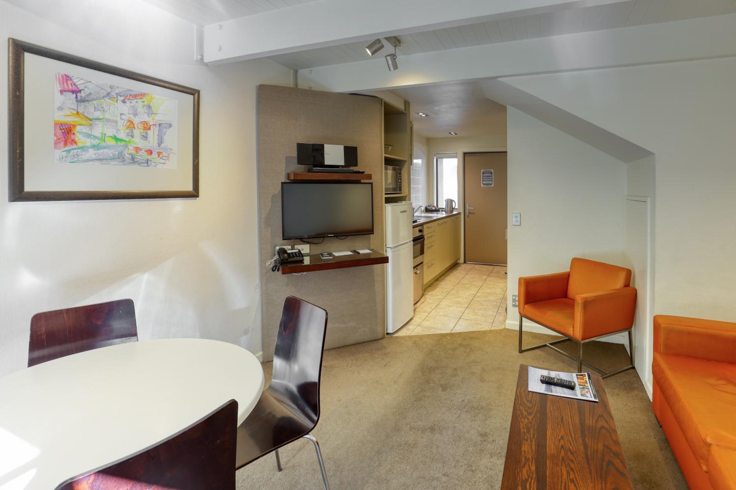 Two-Bedroom Apartment with Courtyard - Photo 19