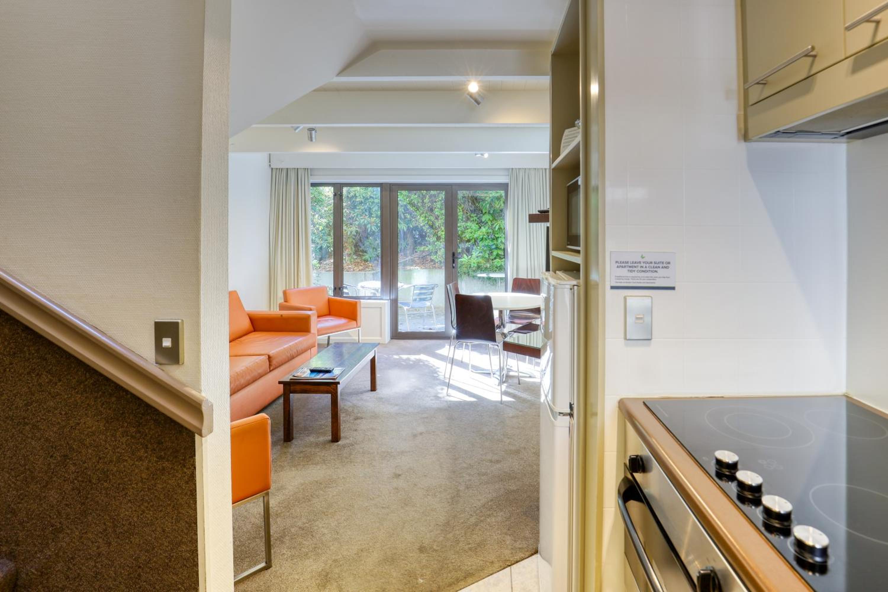 Two-Bedroom Apartment with Courtyard - Photo 20