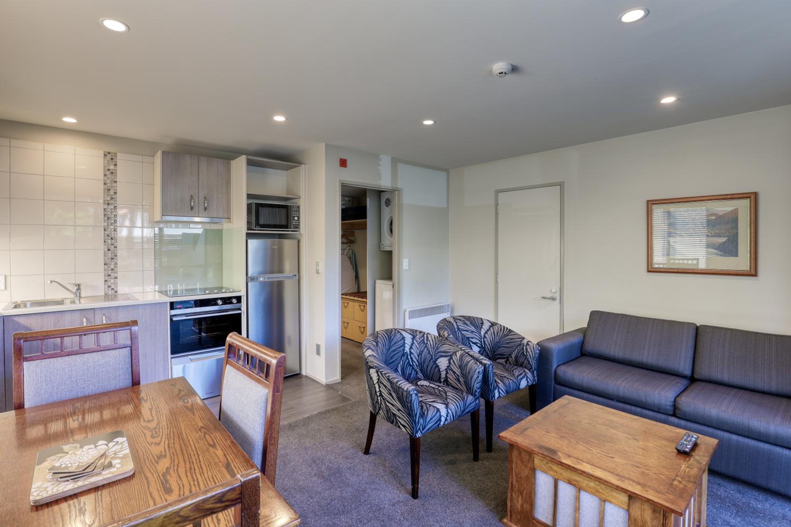 One-Bedroom Apartment with Courtyard - Photo 3