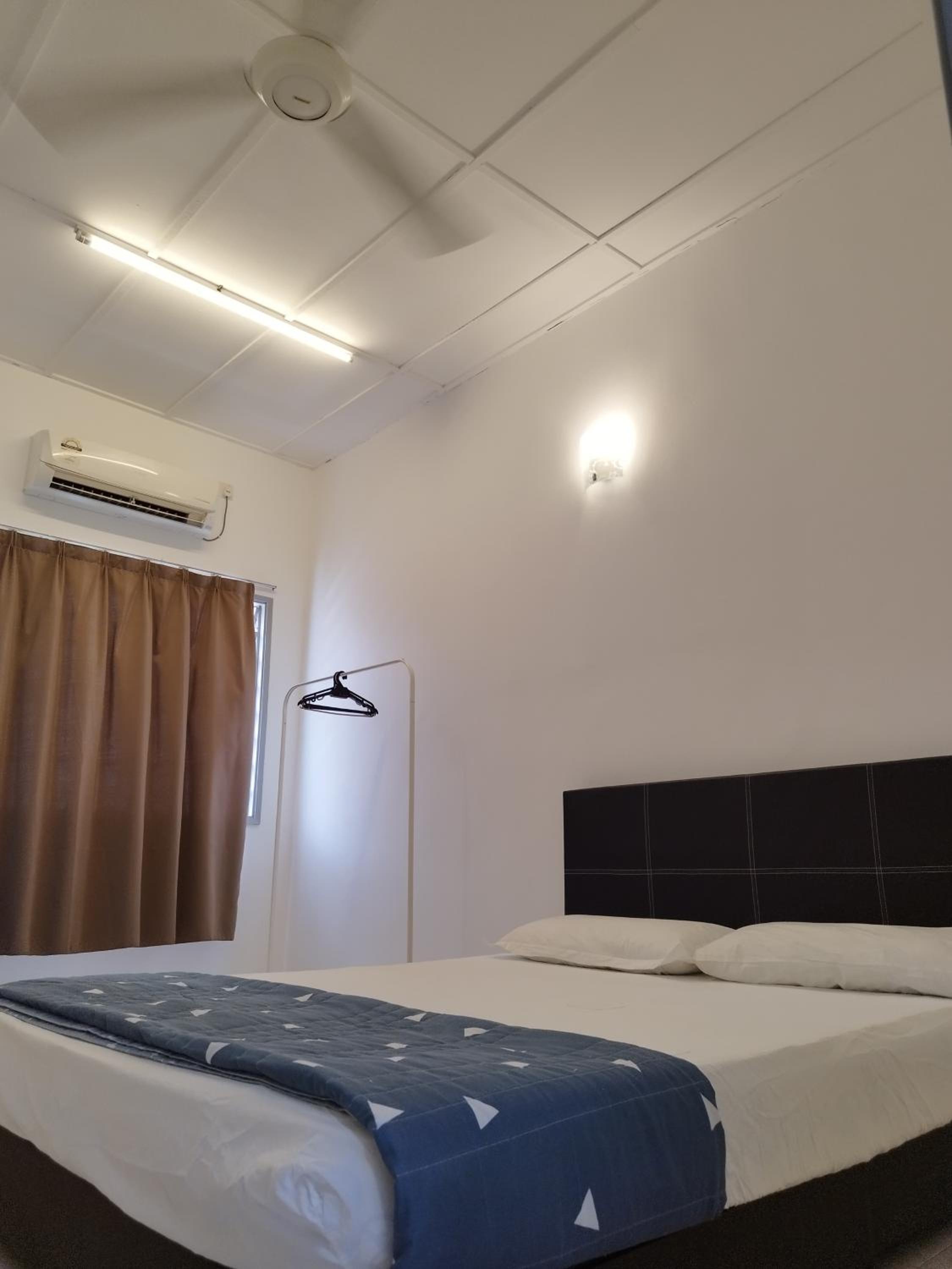 Four-Bedroom House photo 1