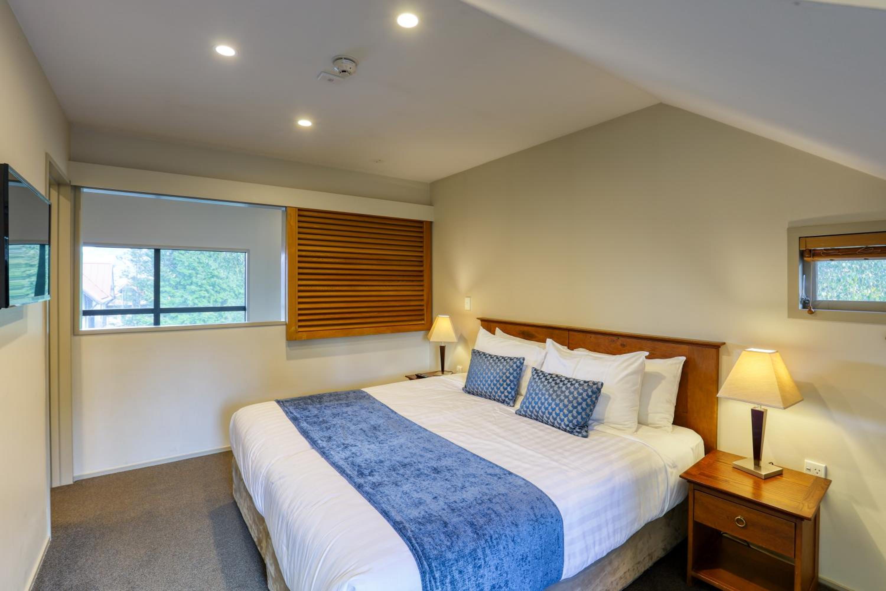 Two-Bedroom Apartment with Balcony - Photo 5