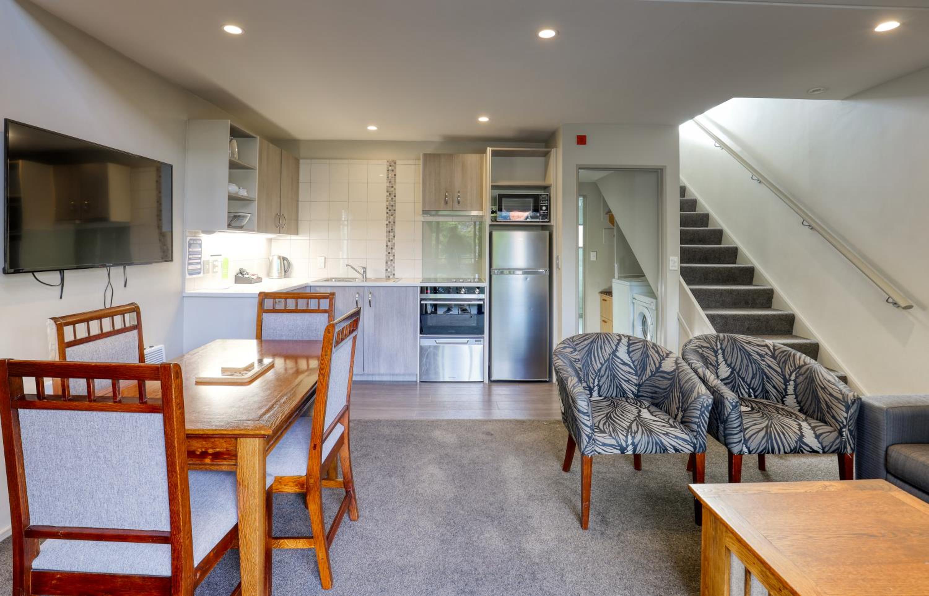 Two-Bedroom Apartment with Balcony - Photo 10