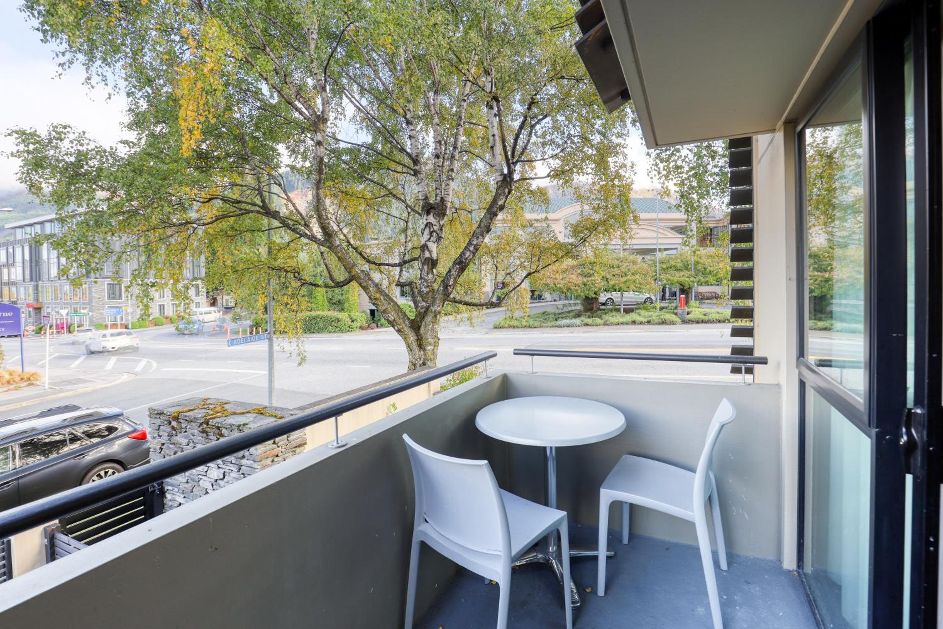 Two-Bedroom Apartment with Balcony - Photo 6