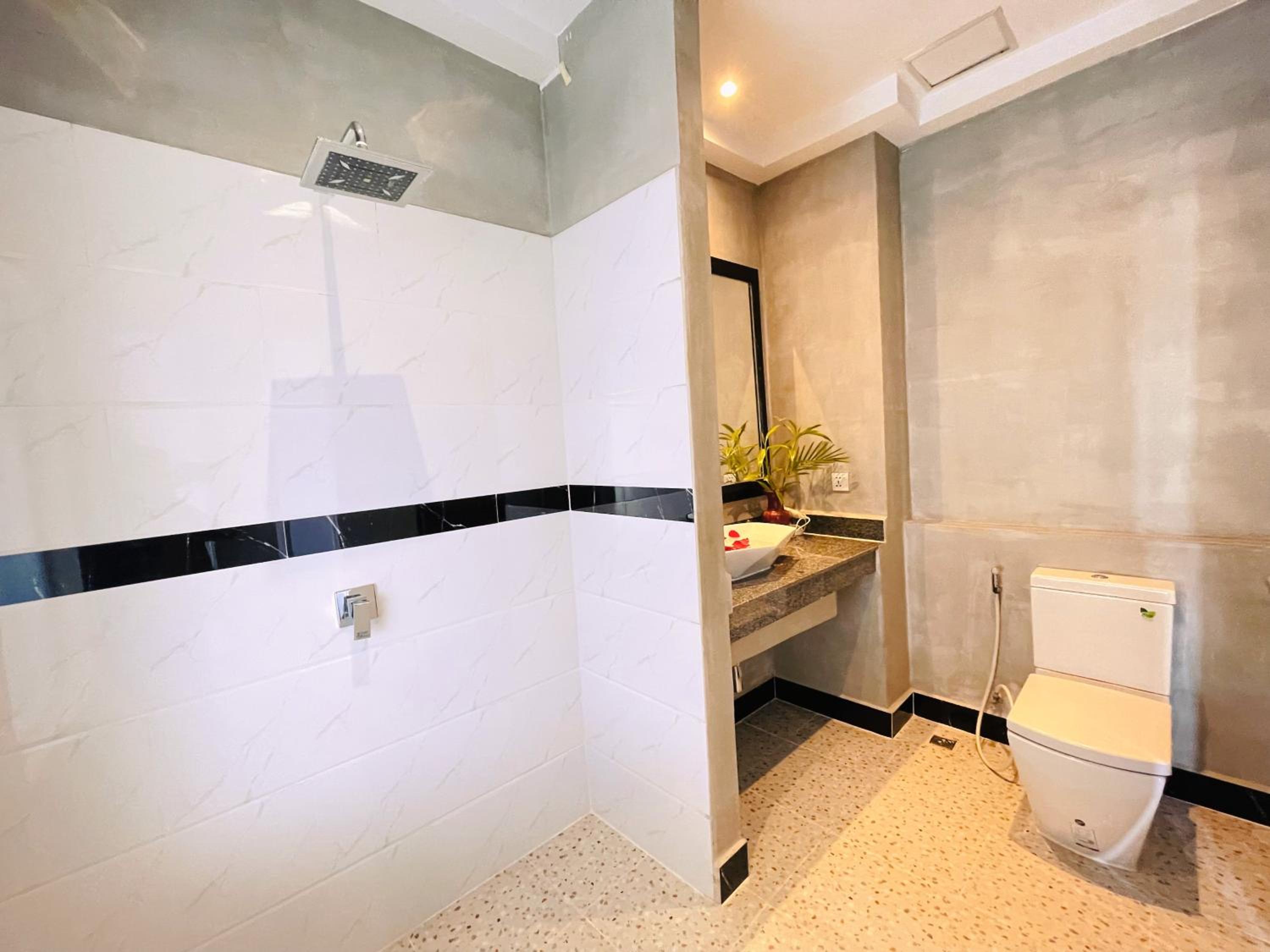 Honeymoon Suite With Balcony Pool View - Free Pick Up - Photo 5