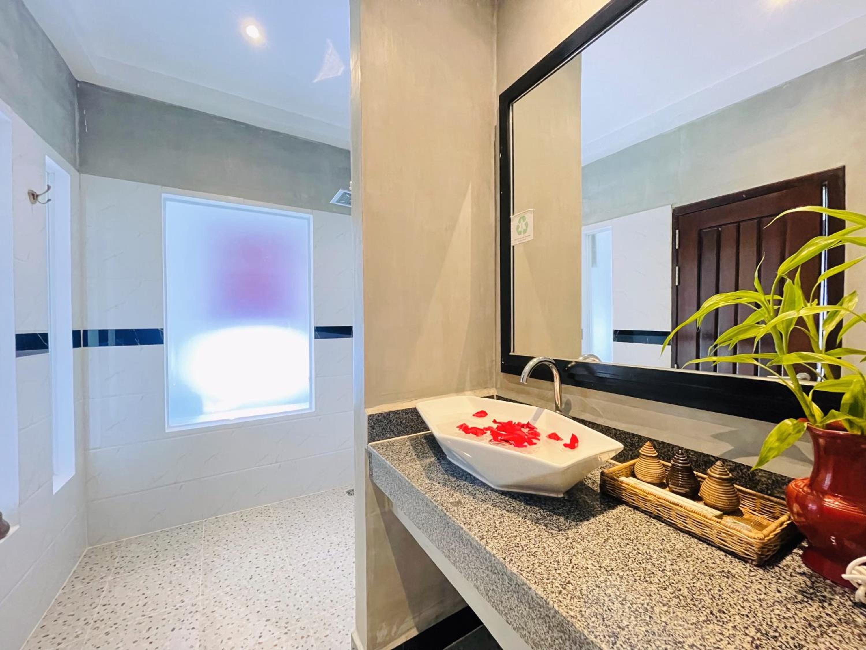 Super Family With Balcony Pool View- Free Pick Up - Photo 18