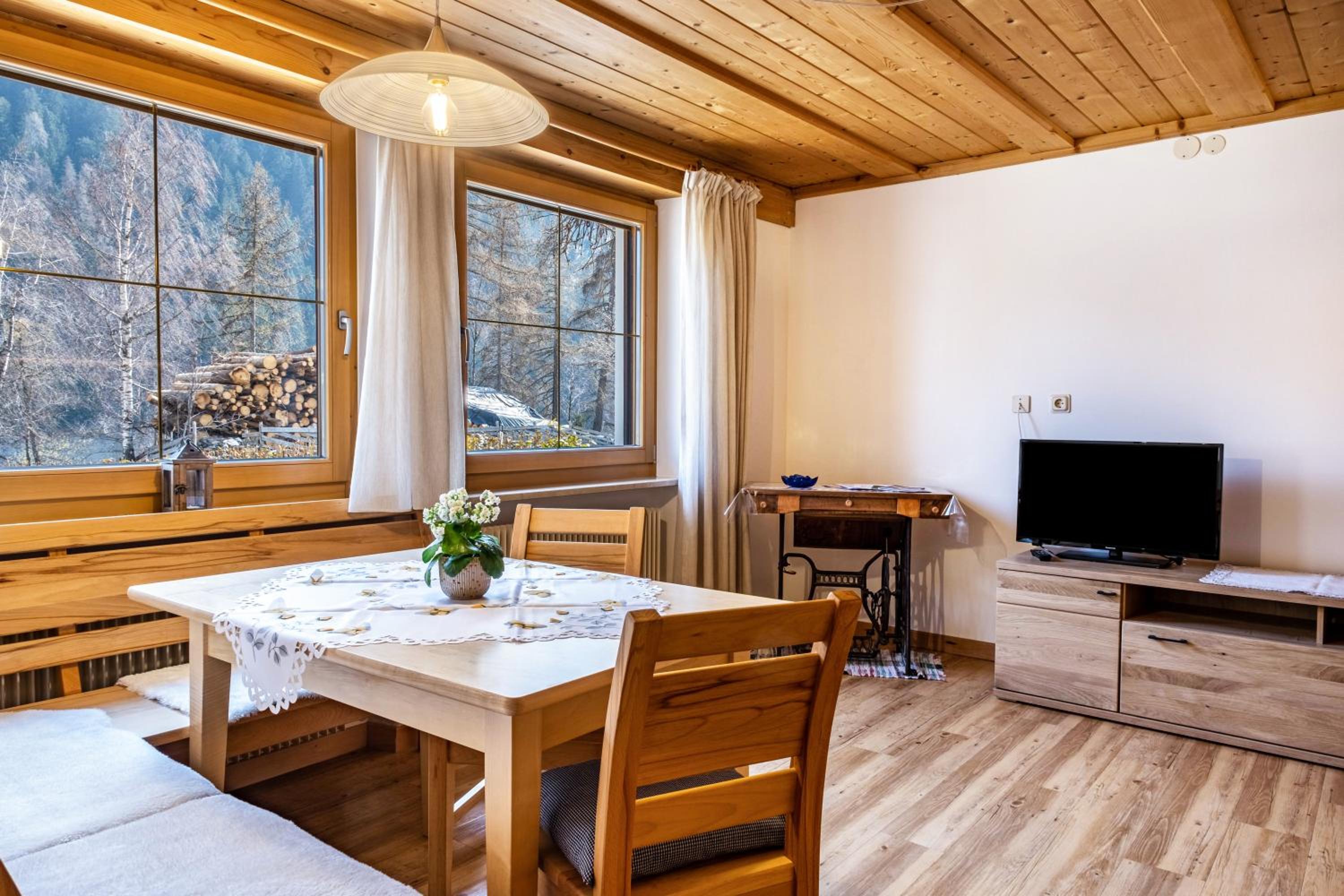 Two-Bedroom Deluxe Apartment with Garden View