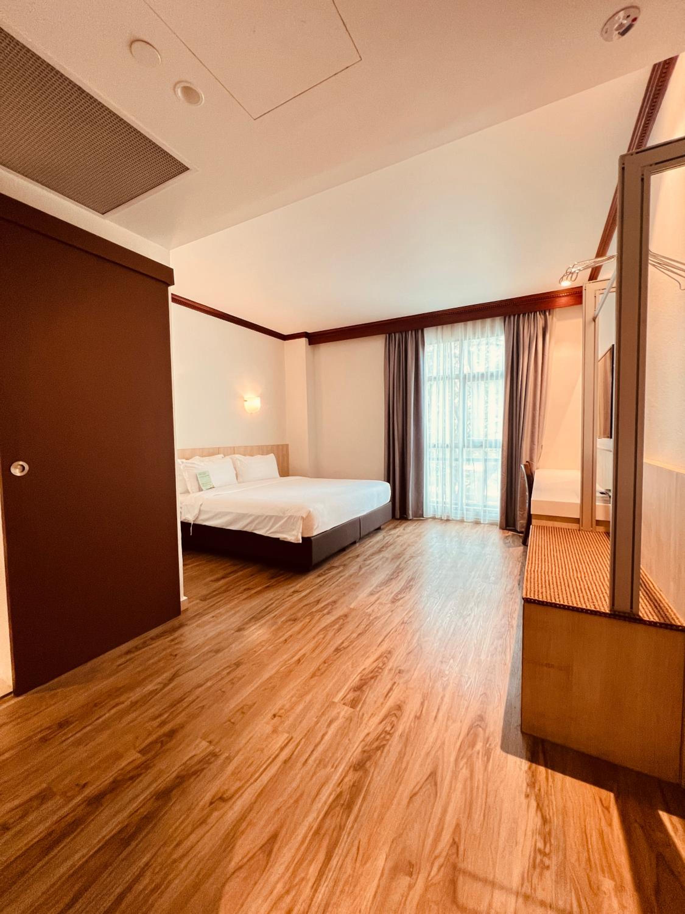 Deluxe Double or Twin Room photo 2