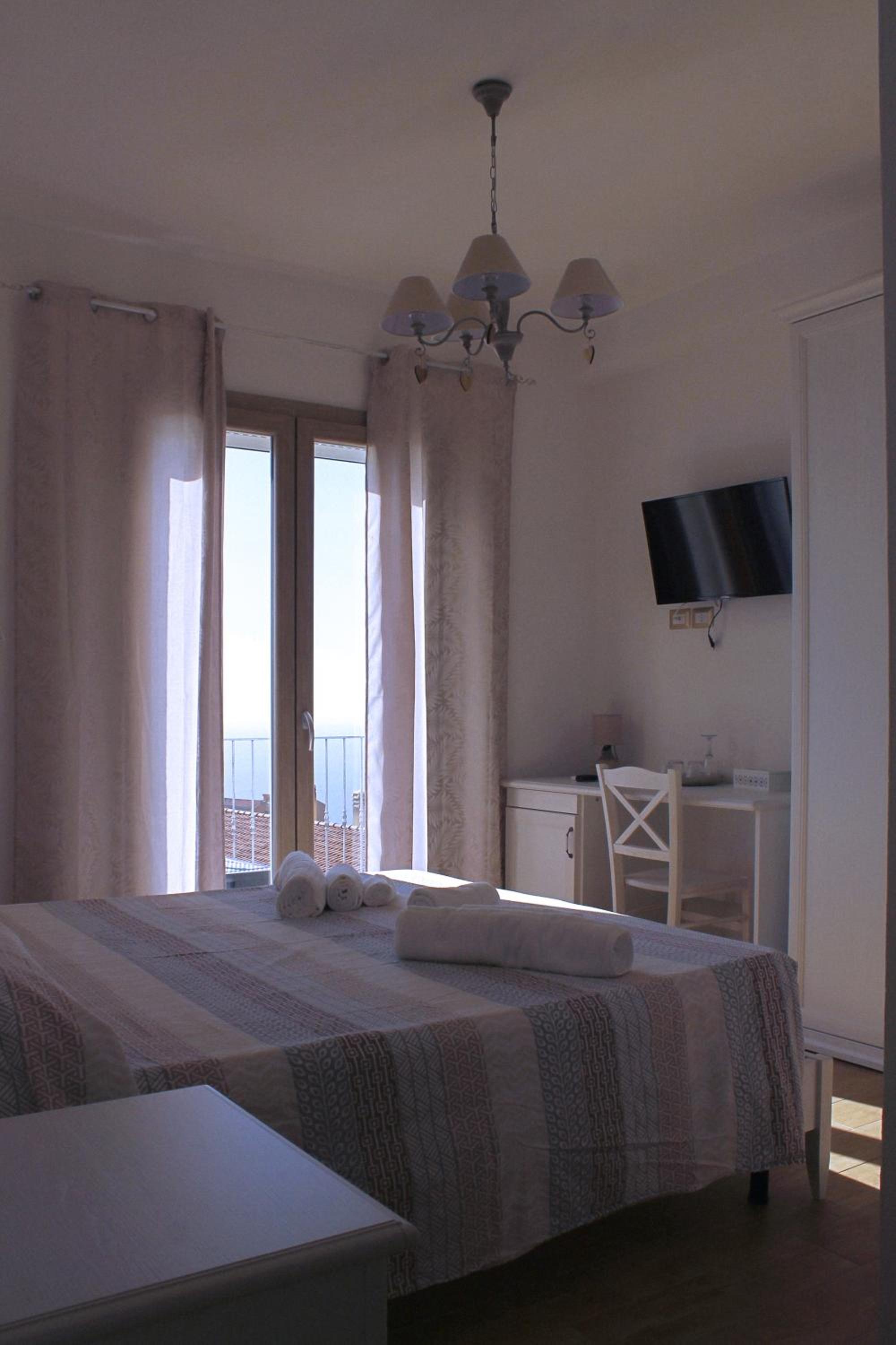 Double Room with Balcony and Sea View photo 1