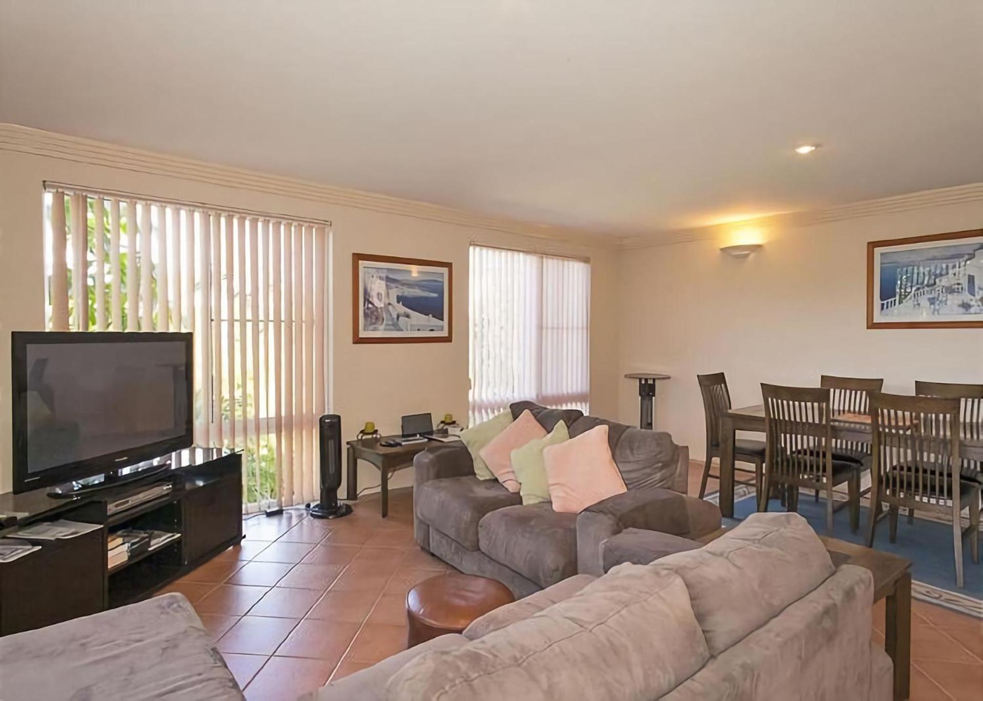 Three-Bedroom Townhouse photo 1
