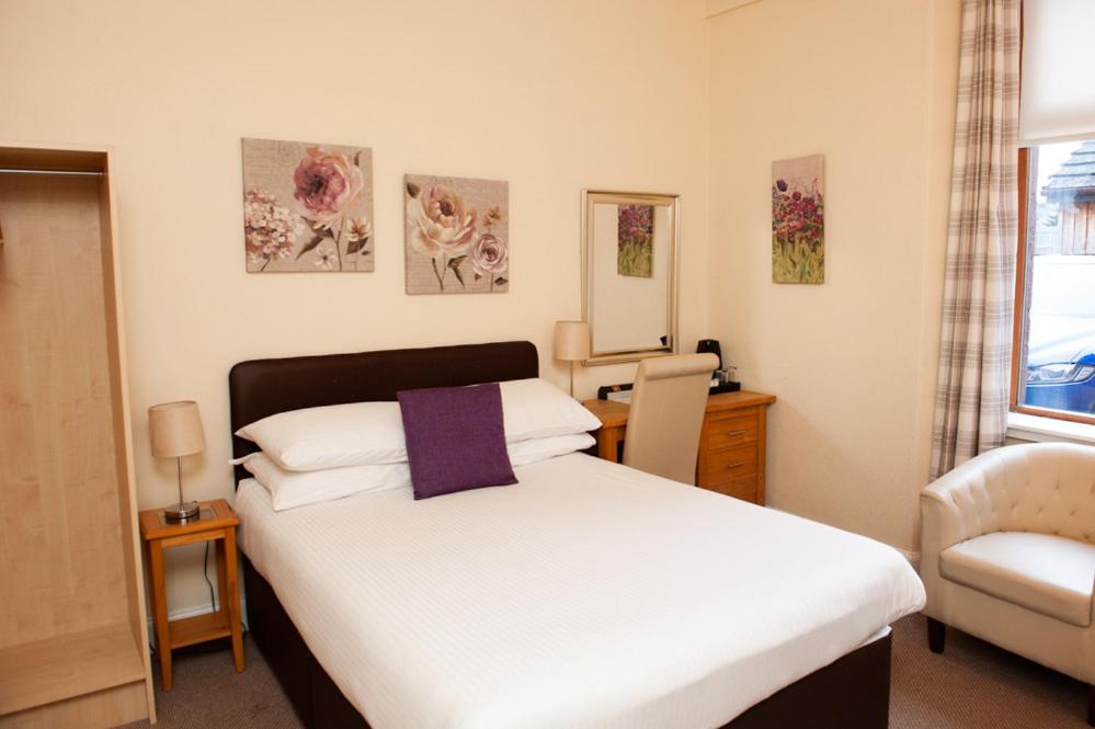 Small Double Room photo 1