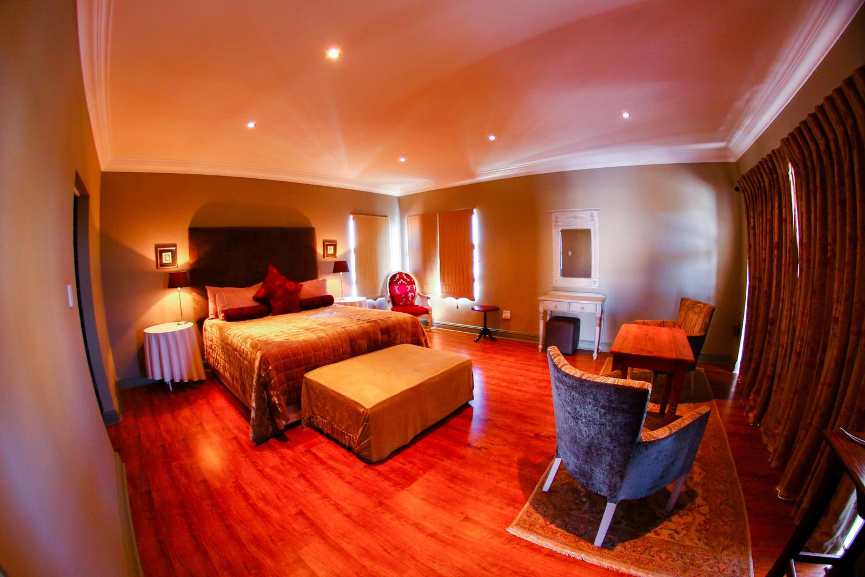 Deluxe King Suite
