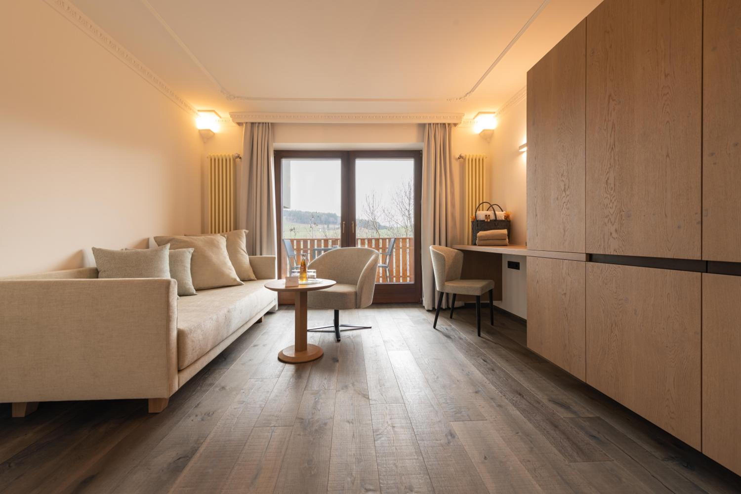 Deluxe Double or Twin Room photo 3