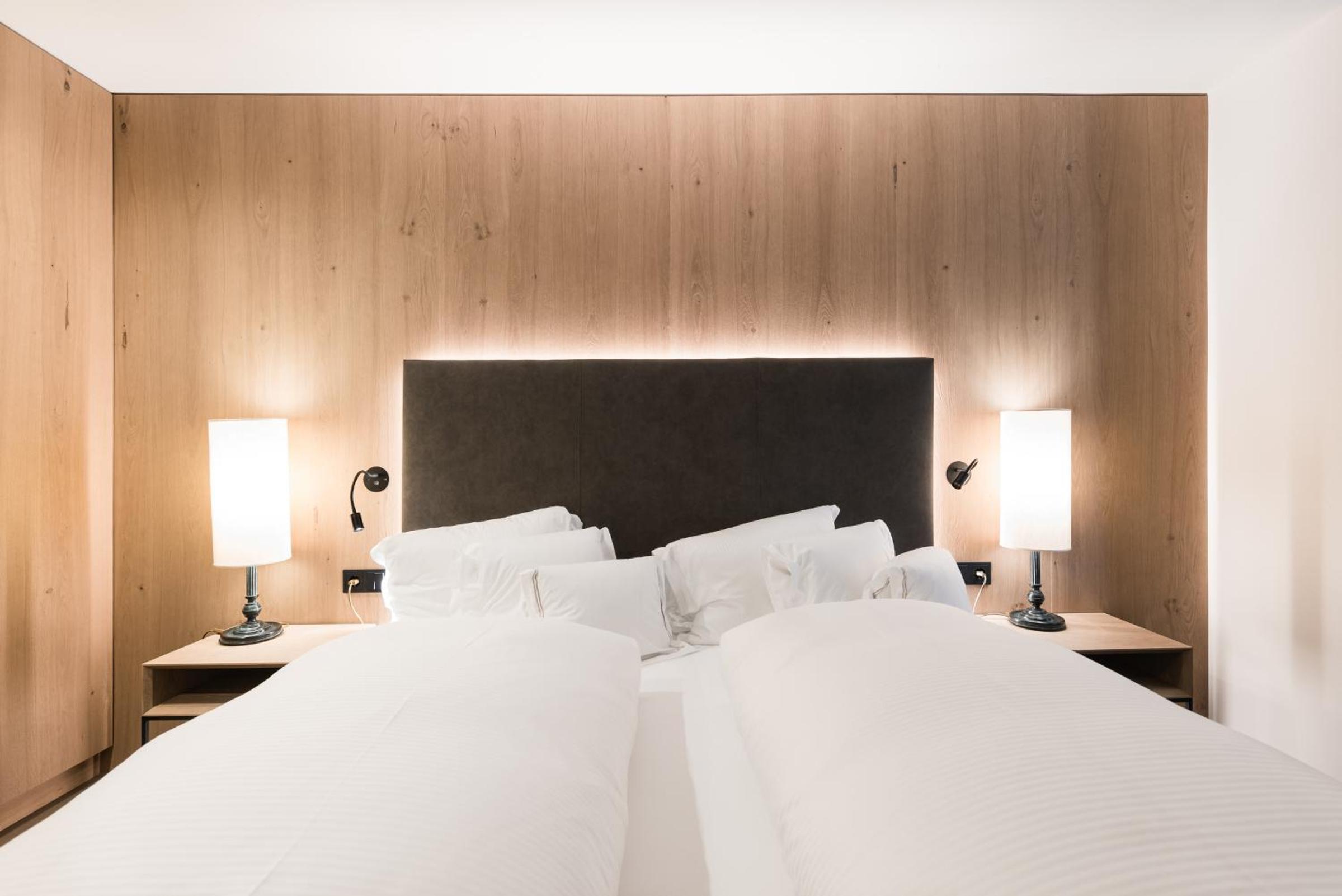 Deluxe Double or Twin Room photo 1