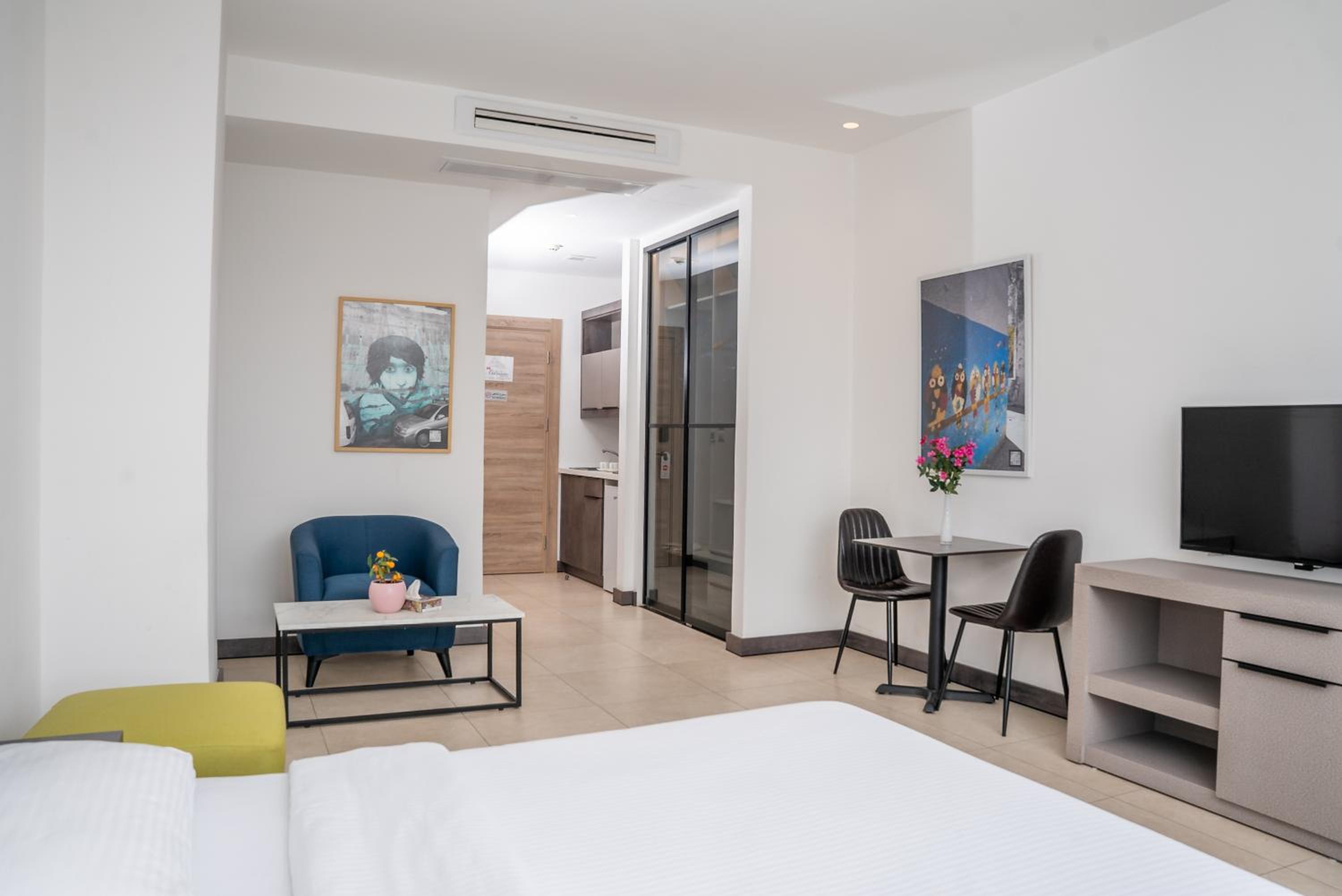 Deluxe Suite photo 1