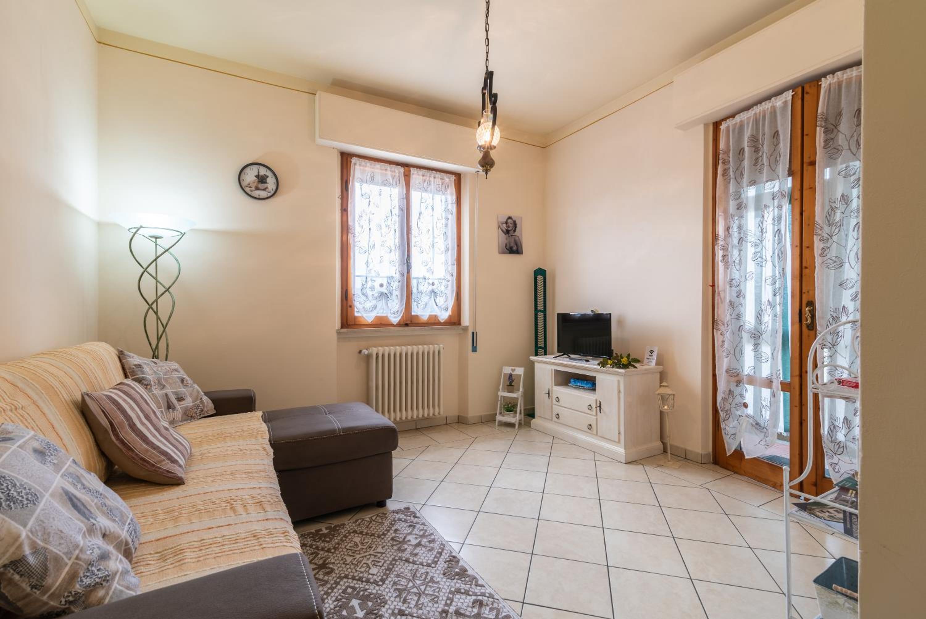 Three-Bedroom Premium Apartment with Balcony photo 1