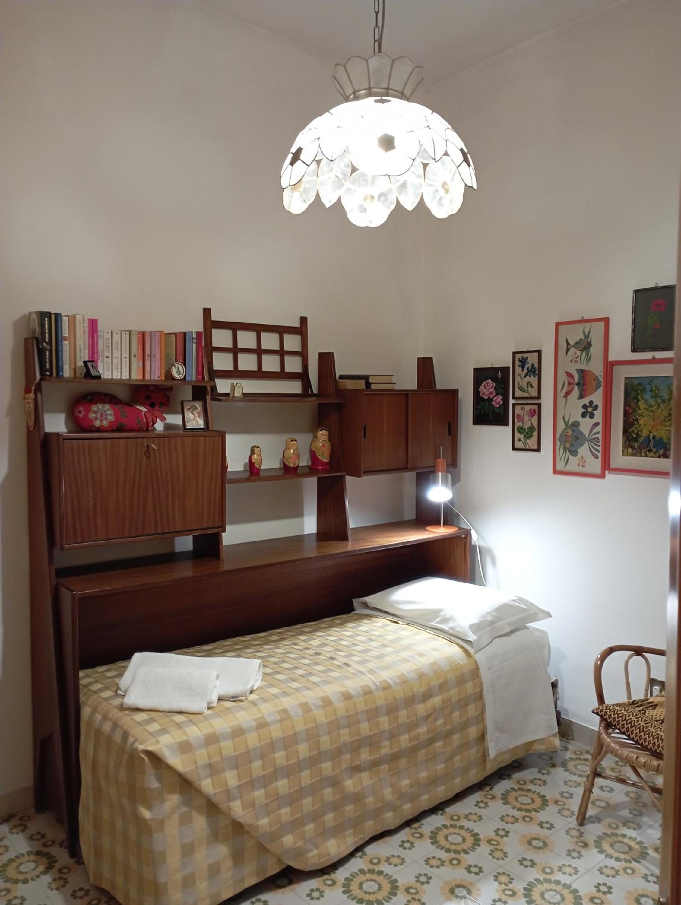Standard Single Room with Shared Bathroom photo 1