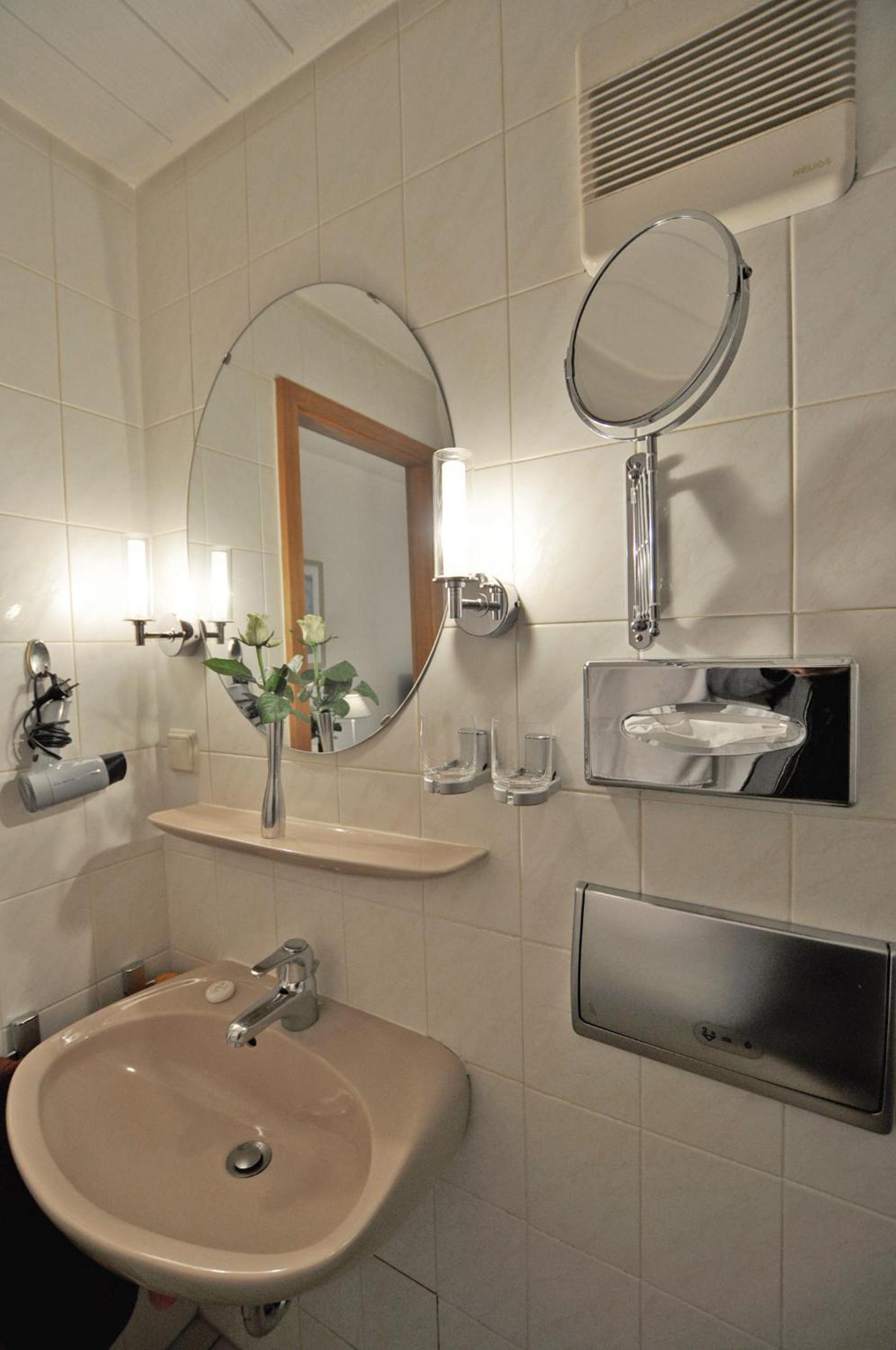 Double Room - Photo 5