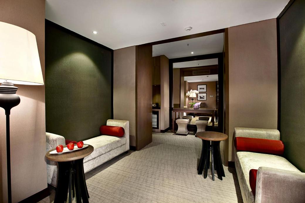 Business Suite photo 3