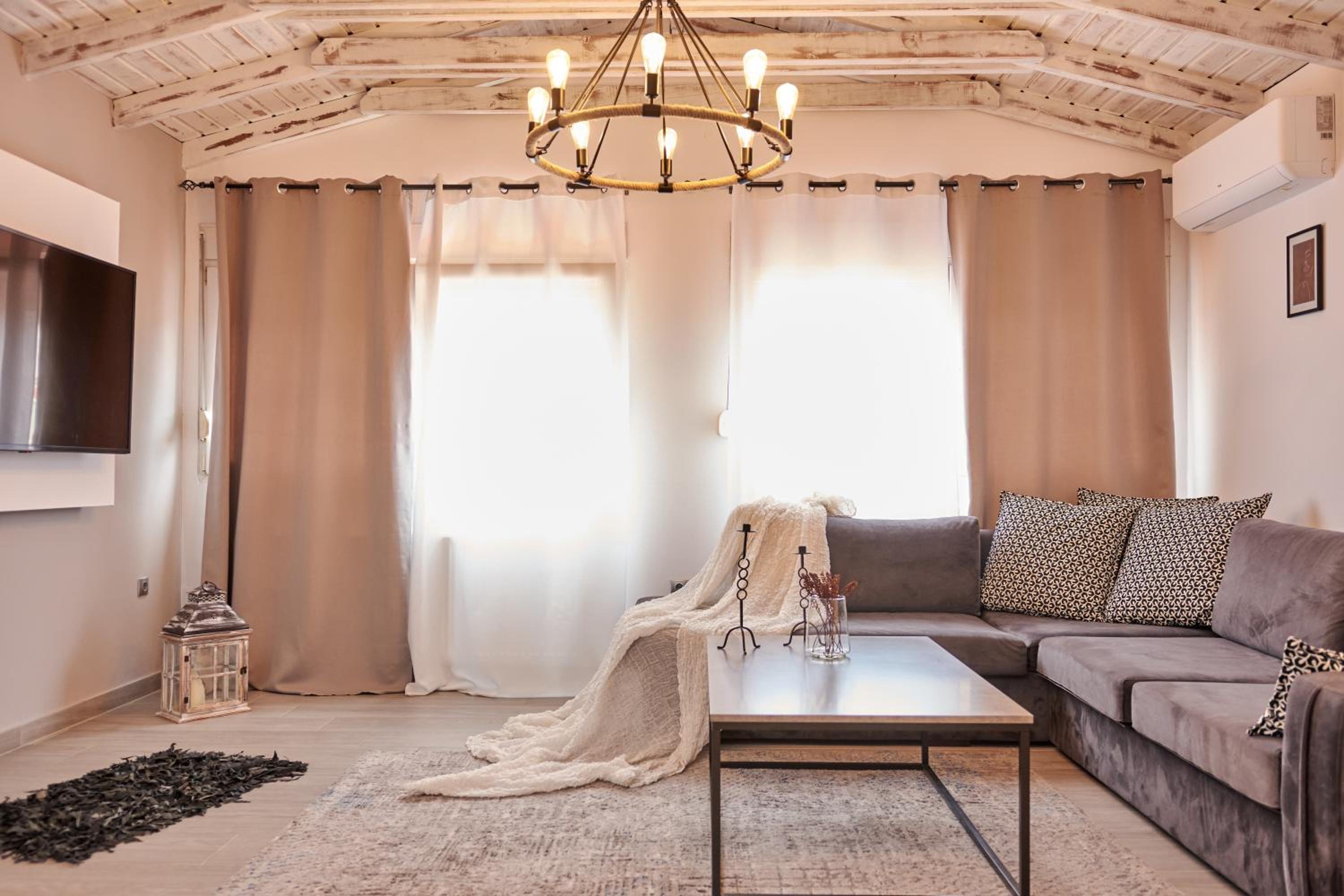 One-Bedroom Apartment - Photo 17