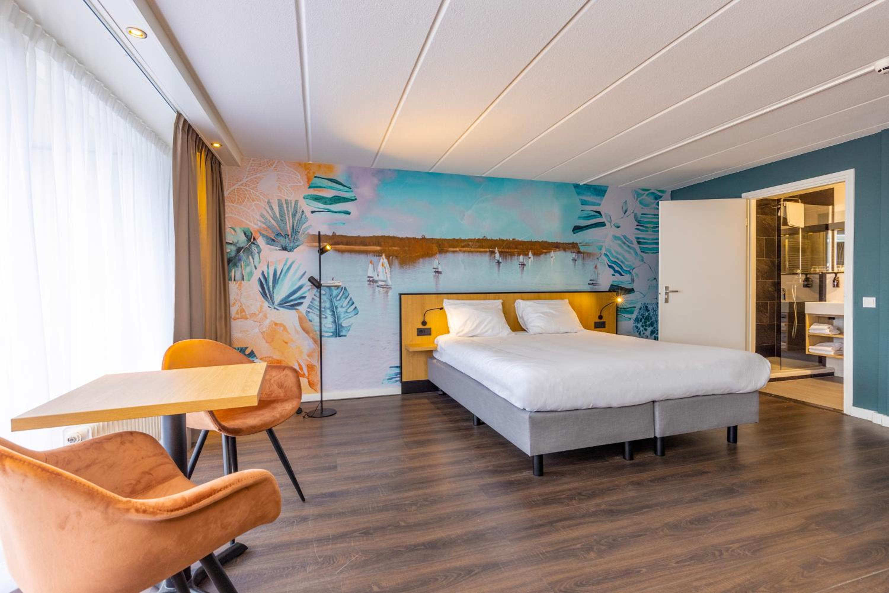 Deluxe Double Room with Balcony photo 3