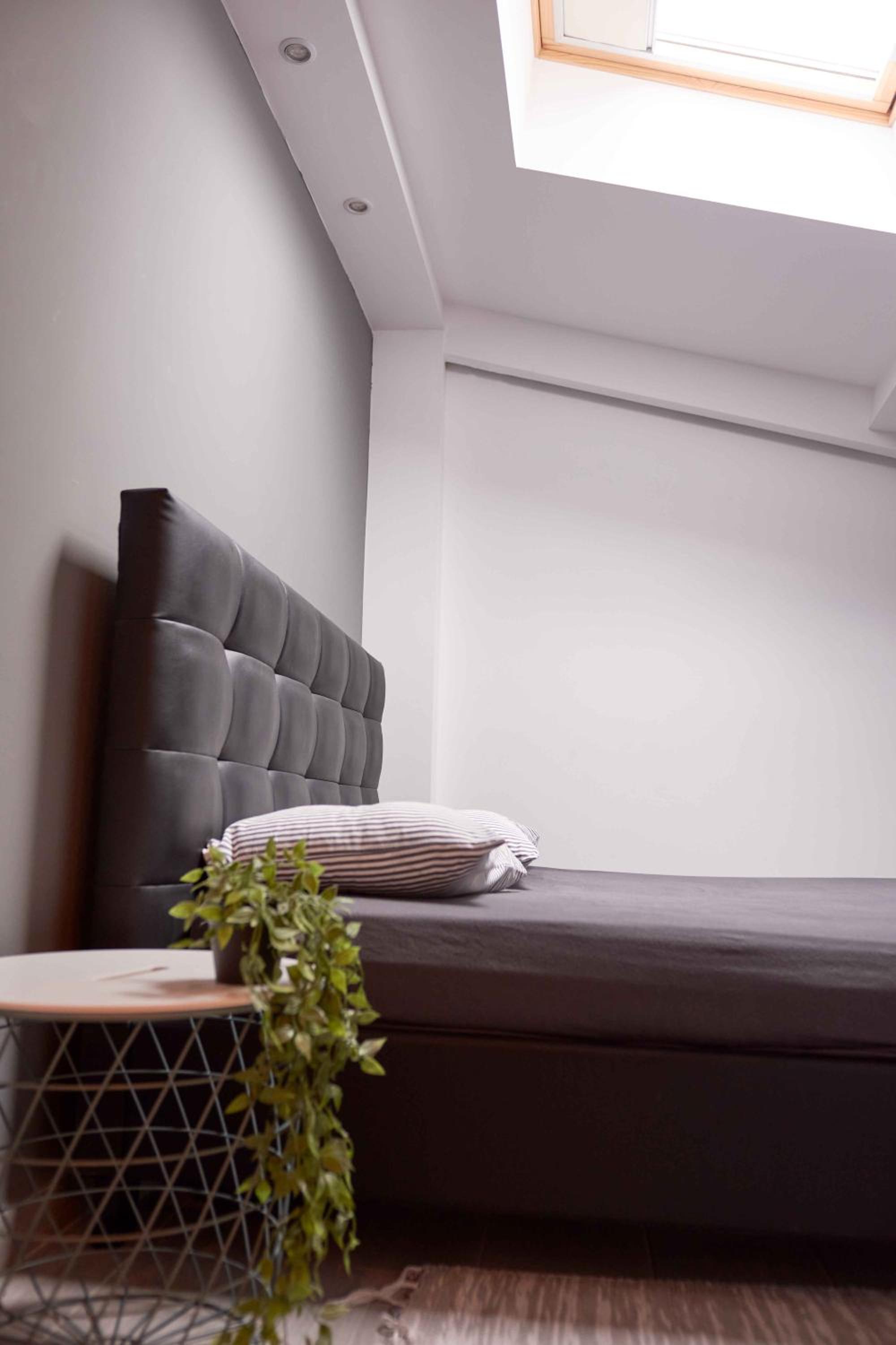 One-Bedroom Apartment - Photo 6