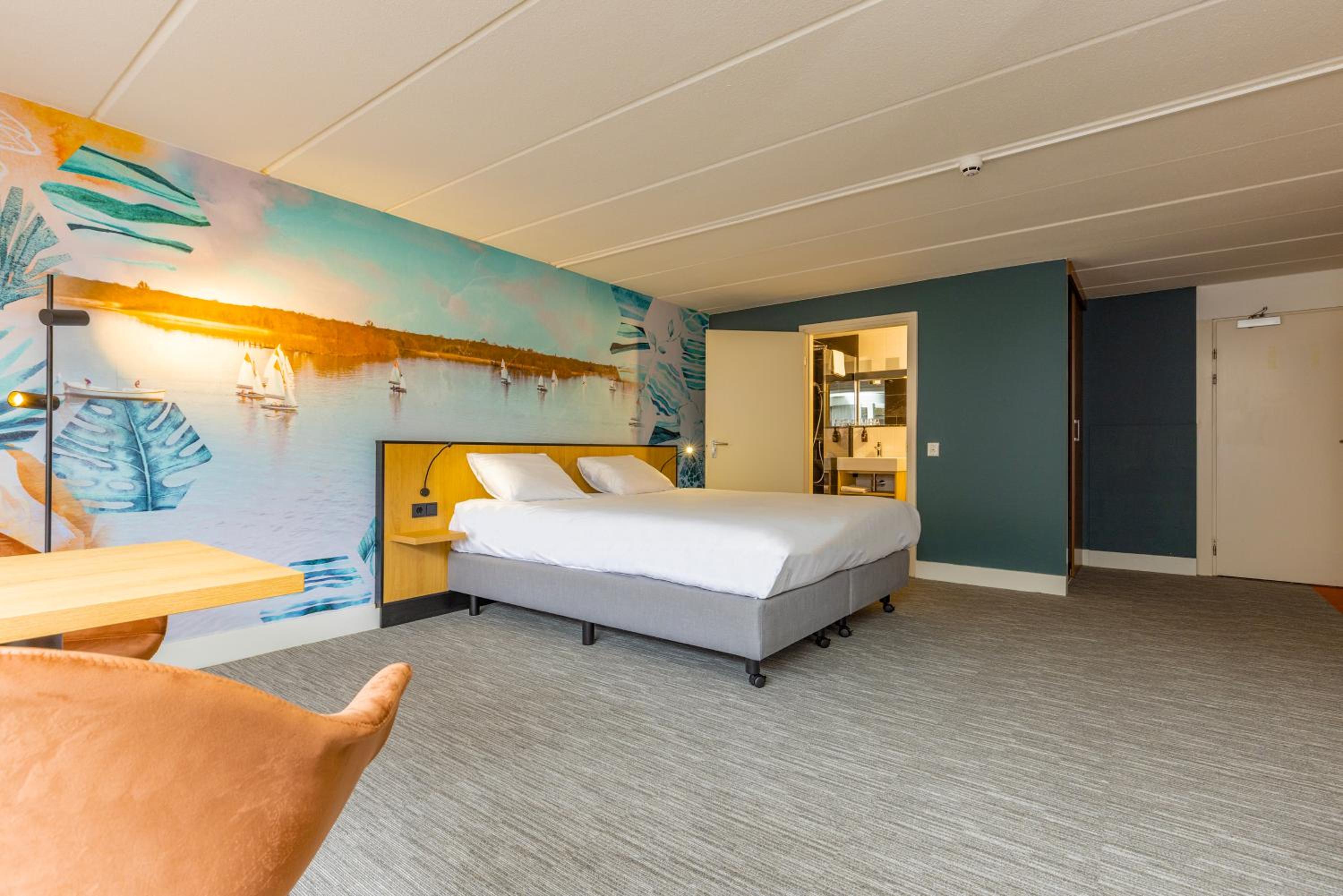 Deluxe Double Room with Balcony photo 1