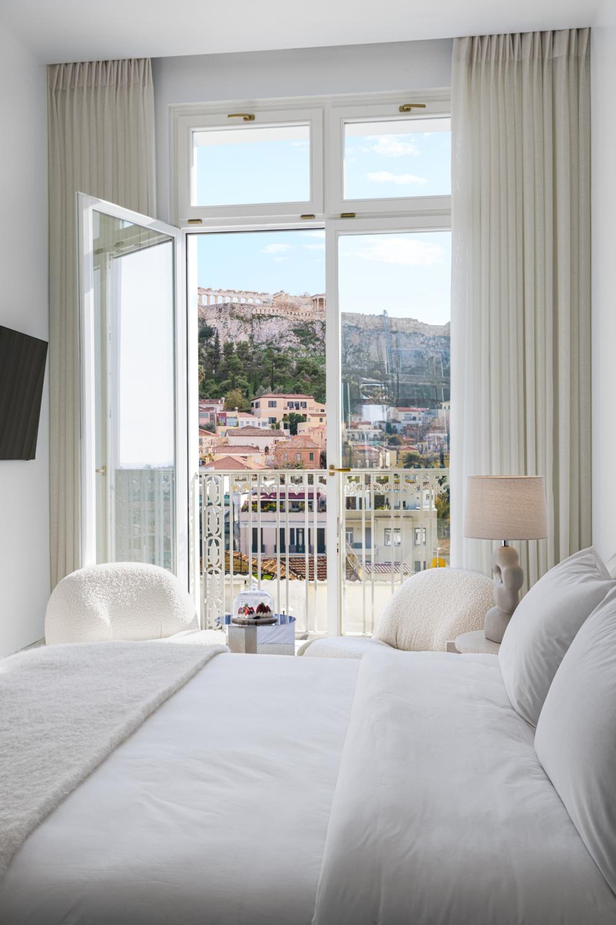 Acropolis Junior Suite thumbnail 6