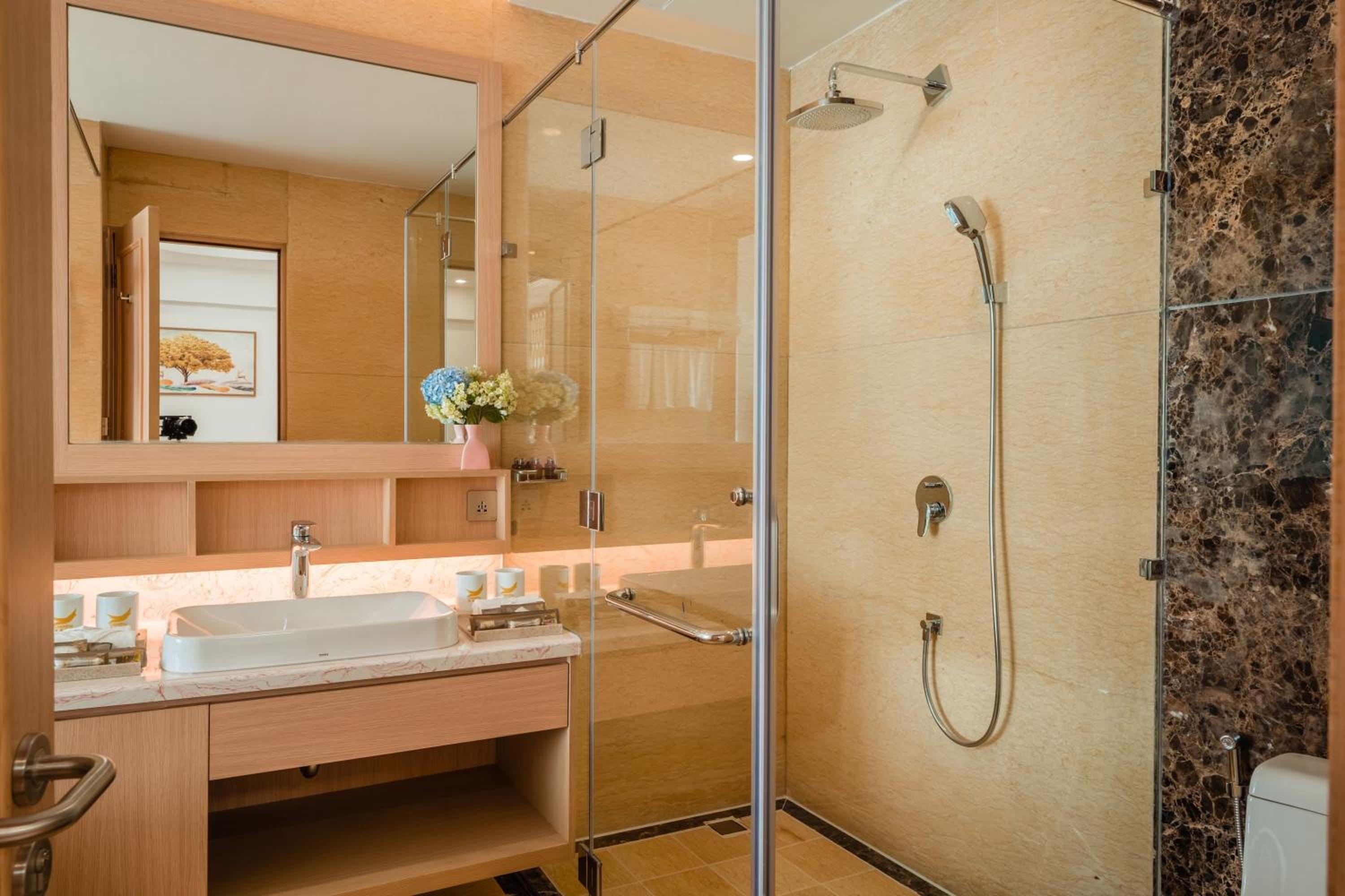 Grand Ocean Legacy Suite - Photo 10